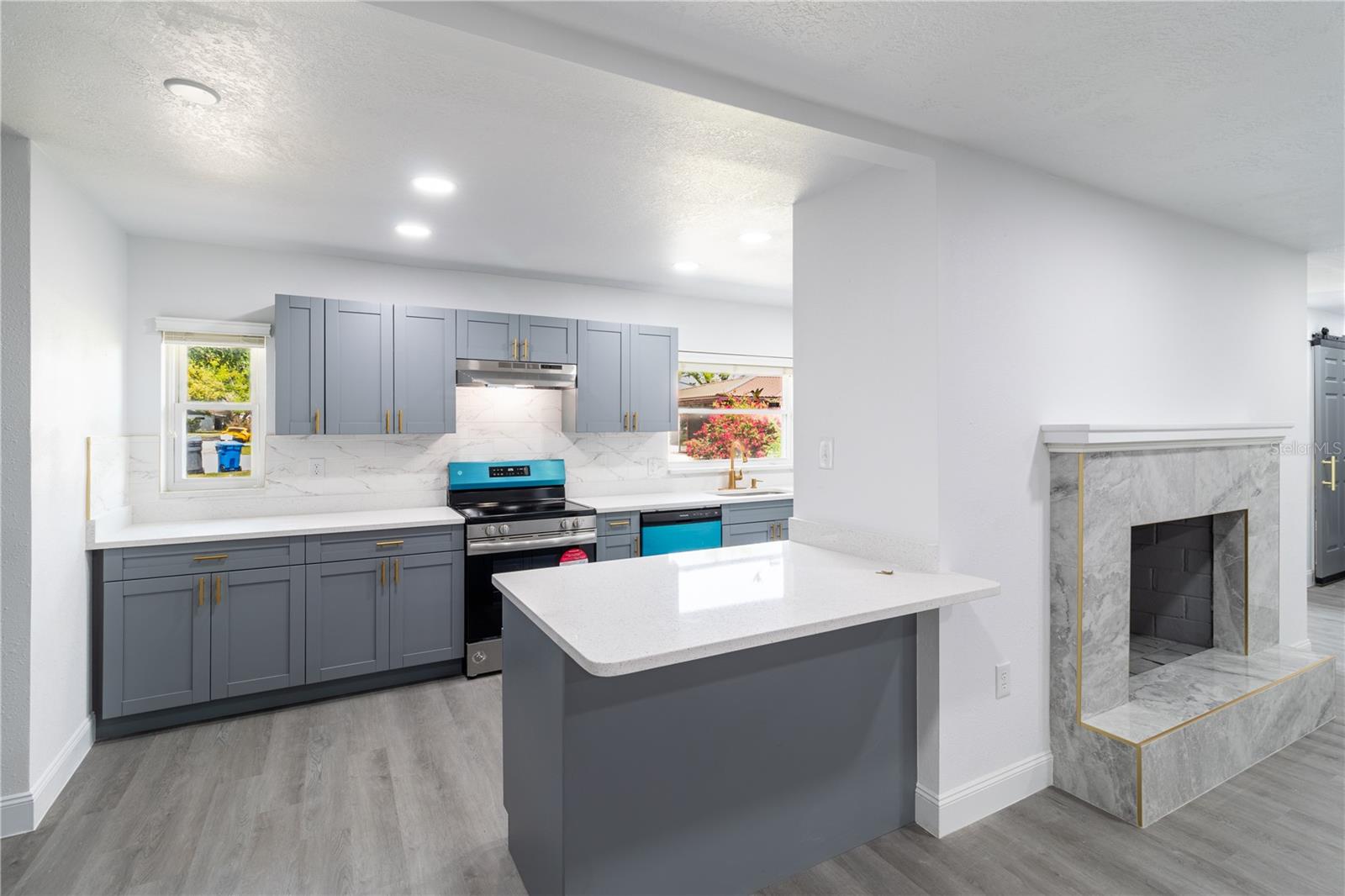 5101 VINSON DR, TAMPA, FL, 33610