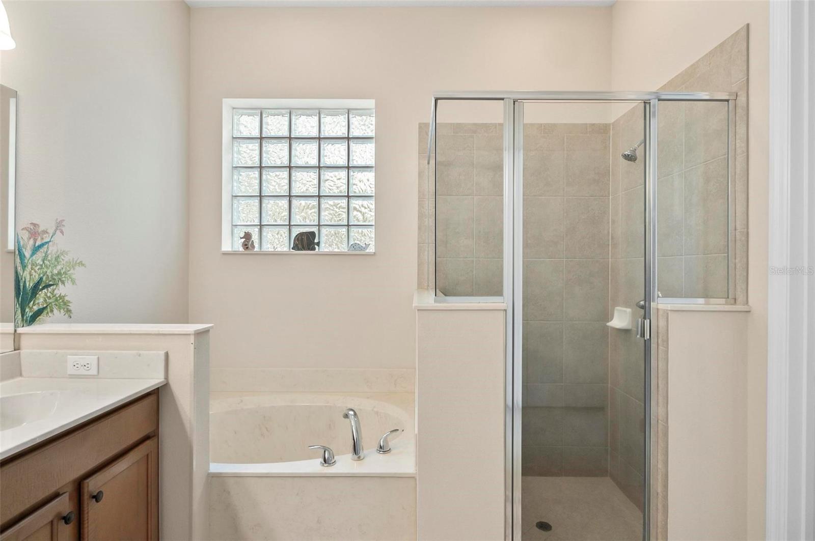 1 SAILFISH DR, PALM COAST, FL, 32137