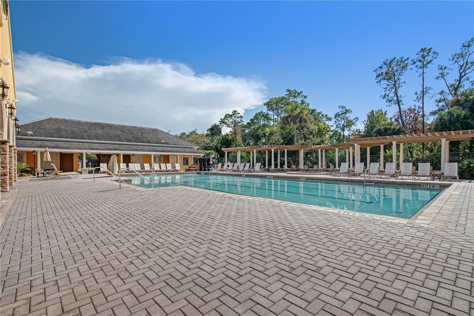 1 SAILFISH DR, PALM COAST, FL, 32137