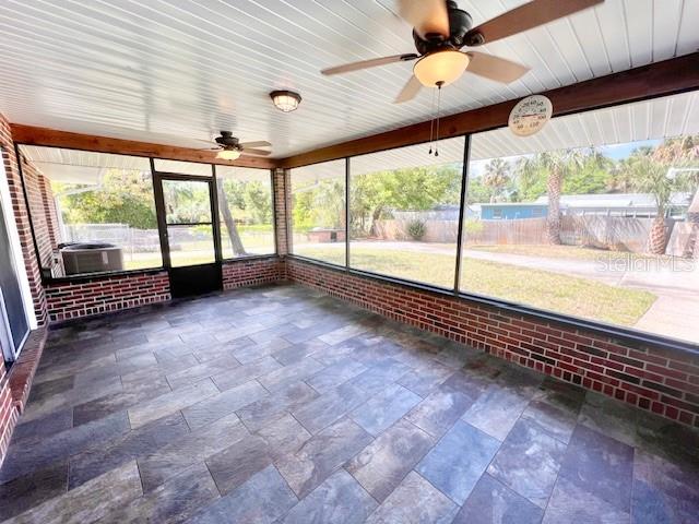 32 SANFORD AVE, DEBARY, FL, 32713