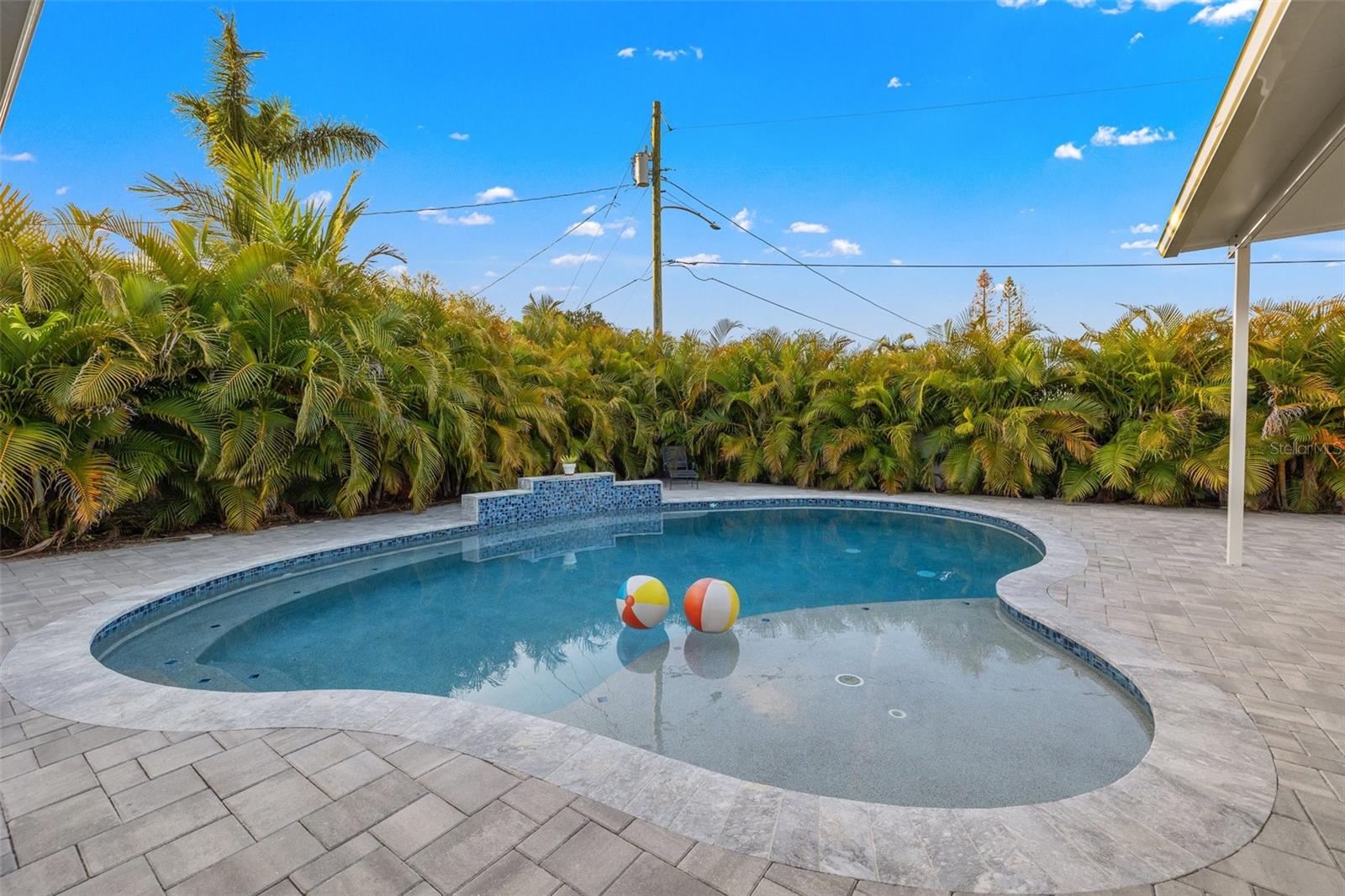 8801 SUNLIT COVE DR NE, ST PETERSBURG, FL, 33702