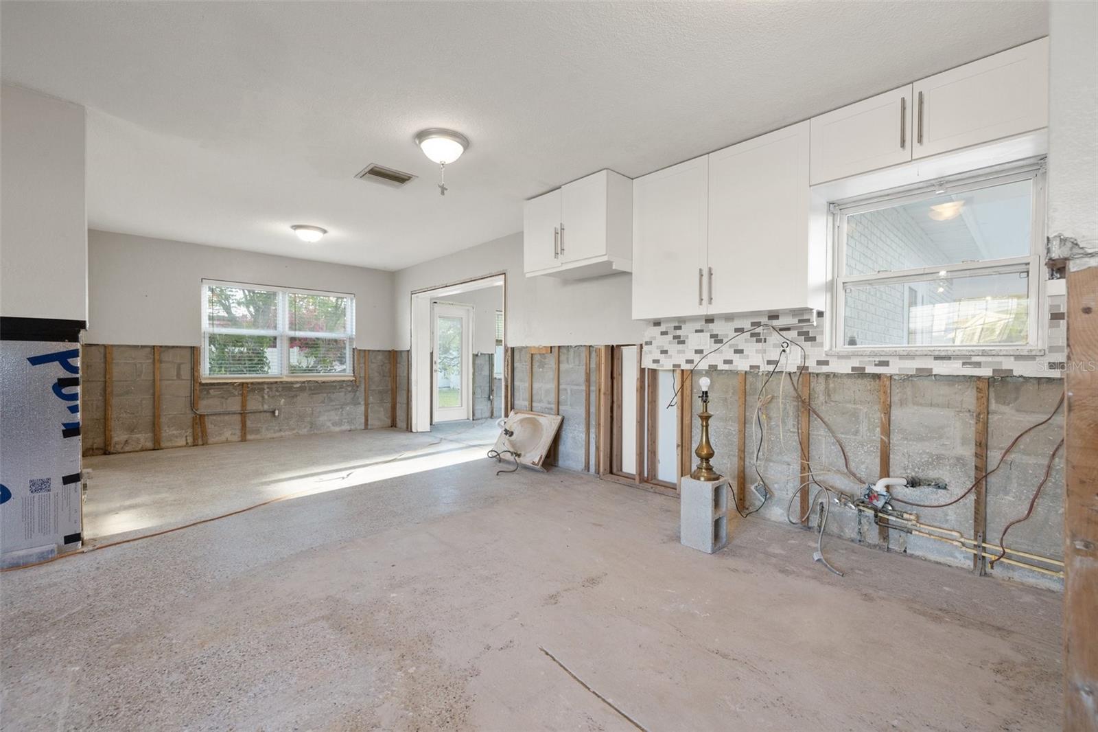 8801 SUNLIT COVE DR NE, ST PETERSBURG, FL, 33702