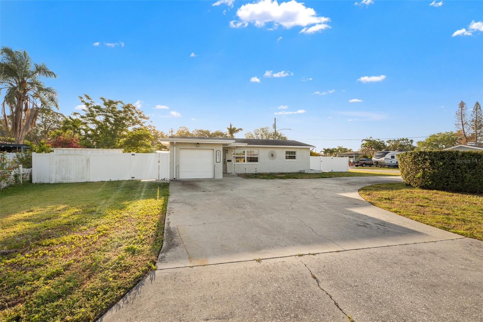 8801 SUNLIT COVE DR NE, ST PETERSBURG, FL, 33702