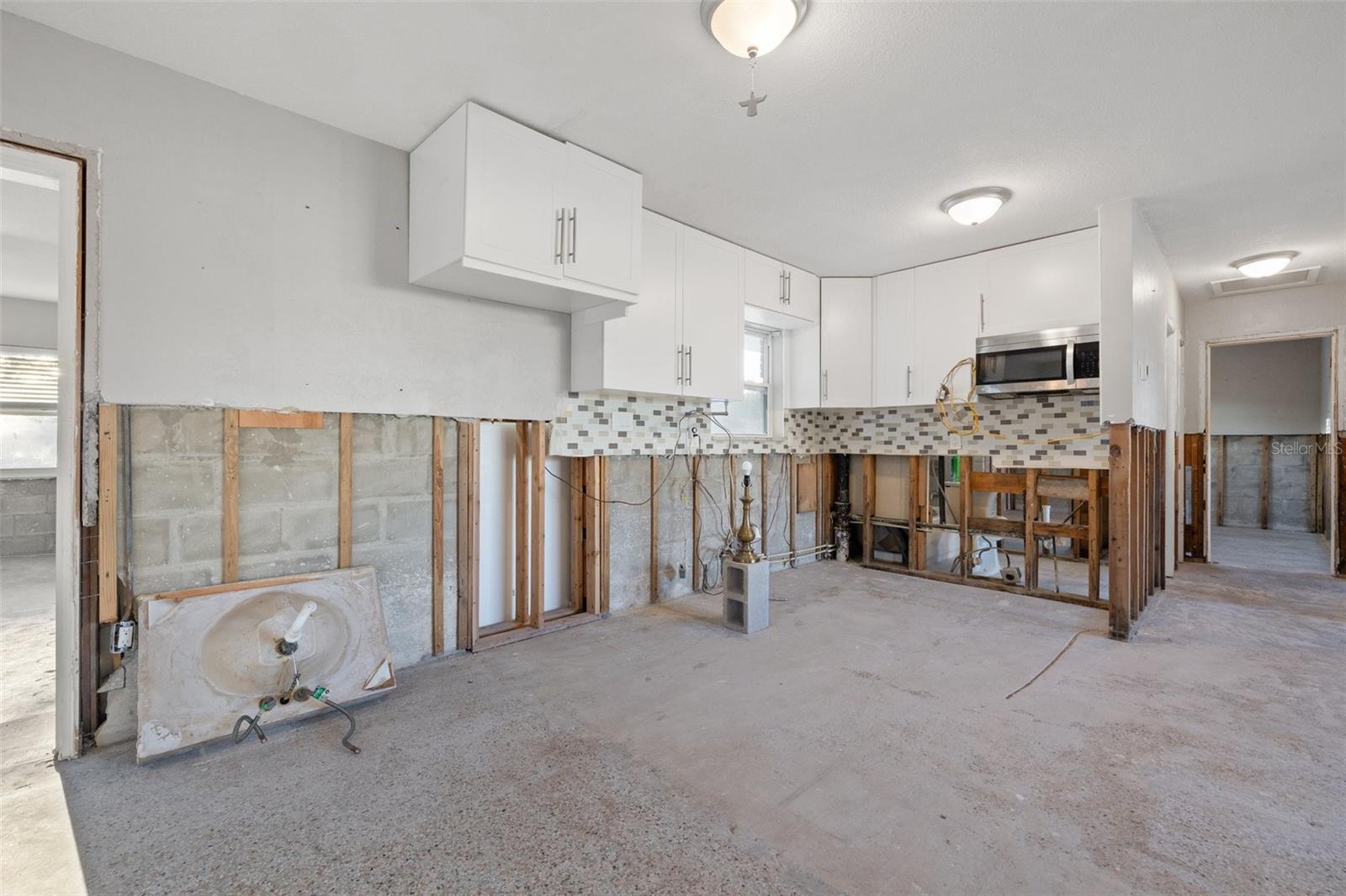 8801 SUNLIT COVE DR NE, ST PETERSBURG, FL, 33702