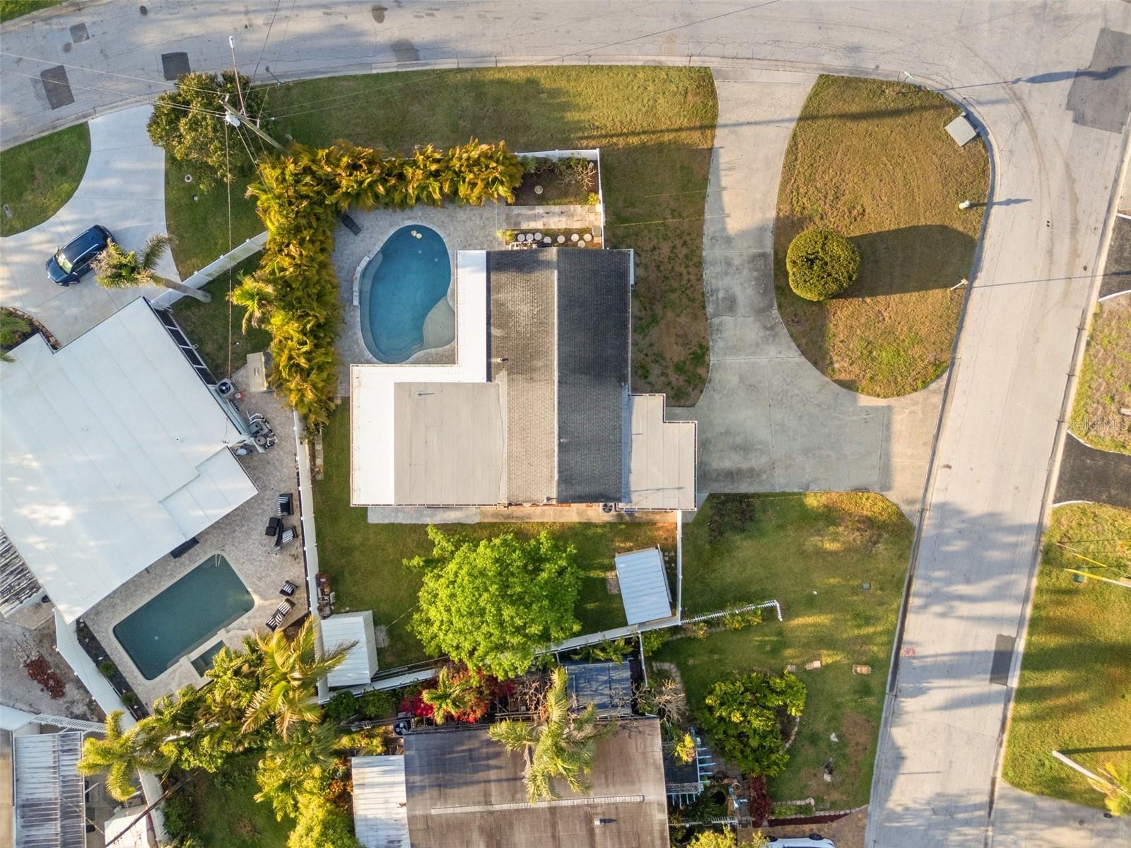 8801 SUNLIT COVE DR NE, ST PETERSBURG, FL, 33702