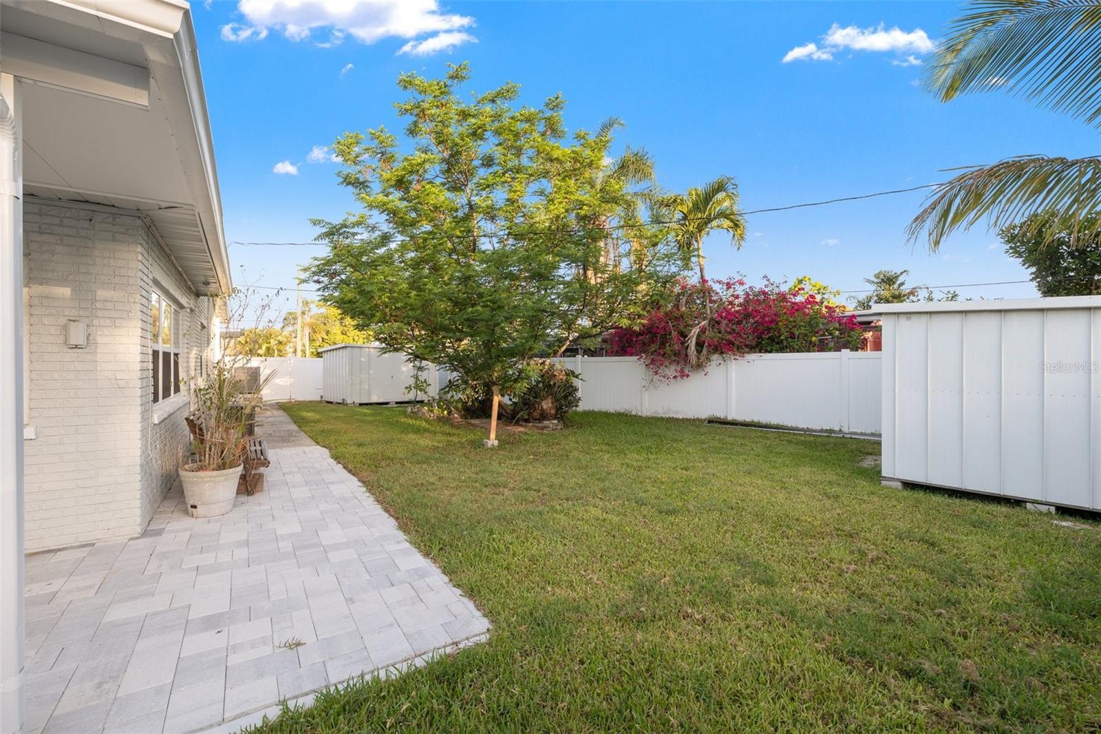 8801 SUNLIT COVE DR NE, ST PETERSBURG, FL, 33702