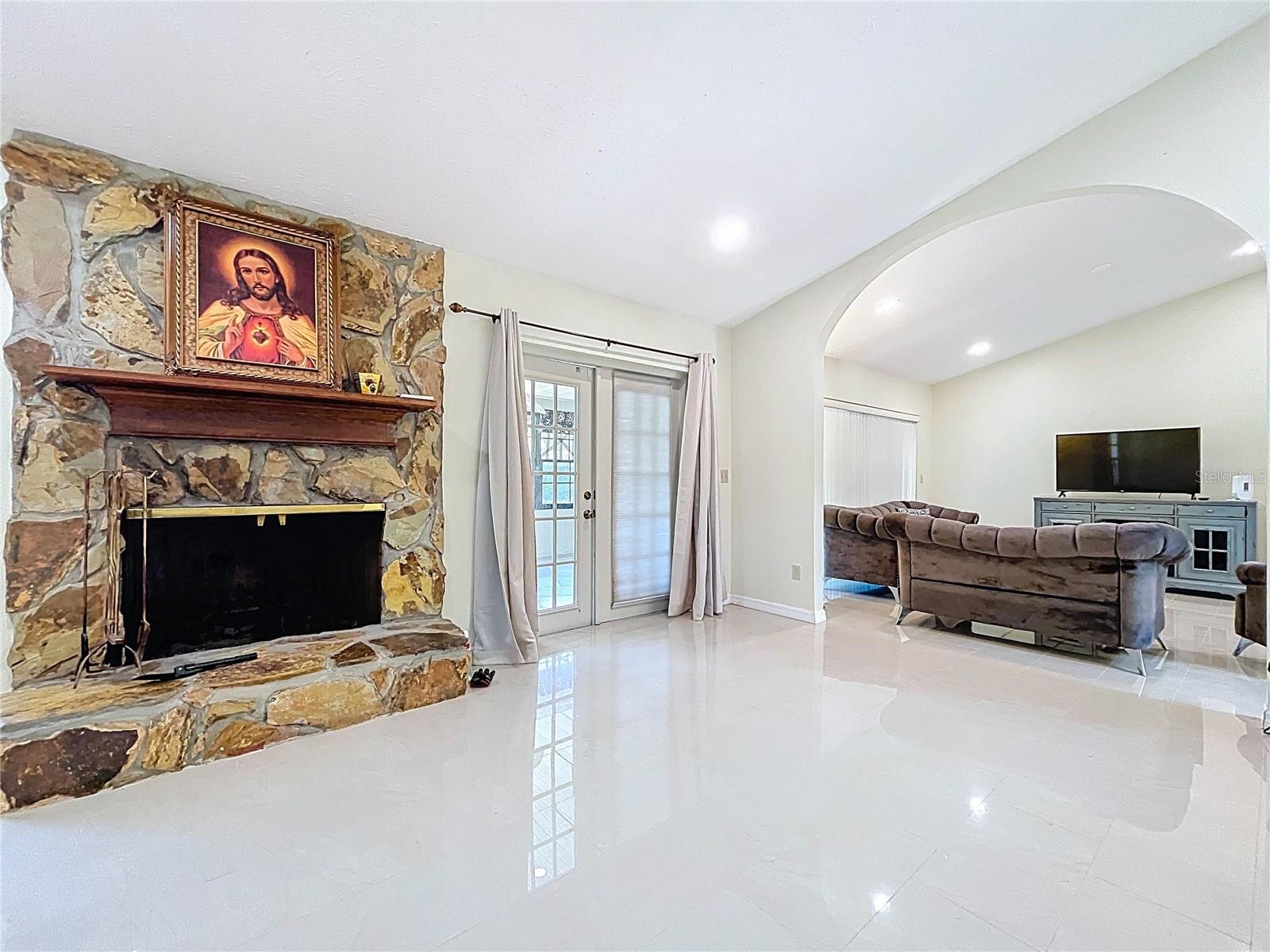 4601 AUTUMNWIND CT, TAMPA, FL, 33624