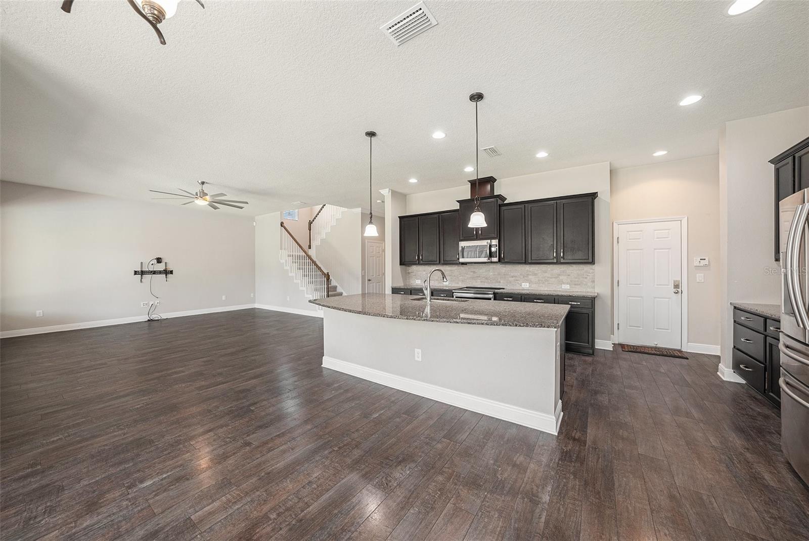 1018 TRACEY ANN LOOP, SEFFNER, FL, 33584