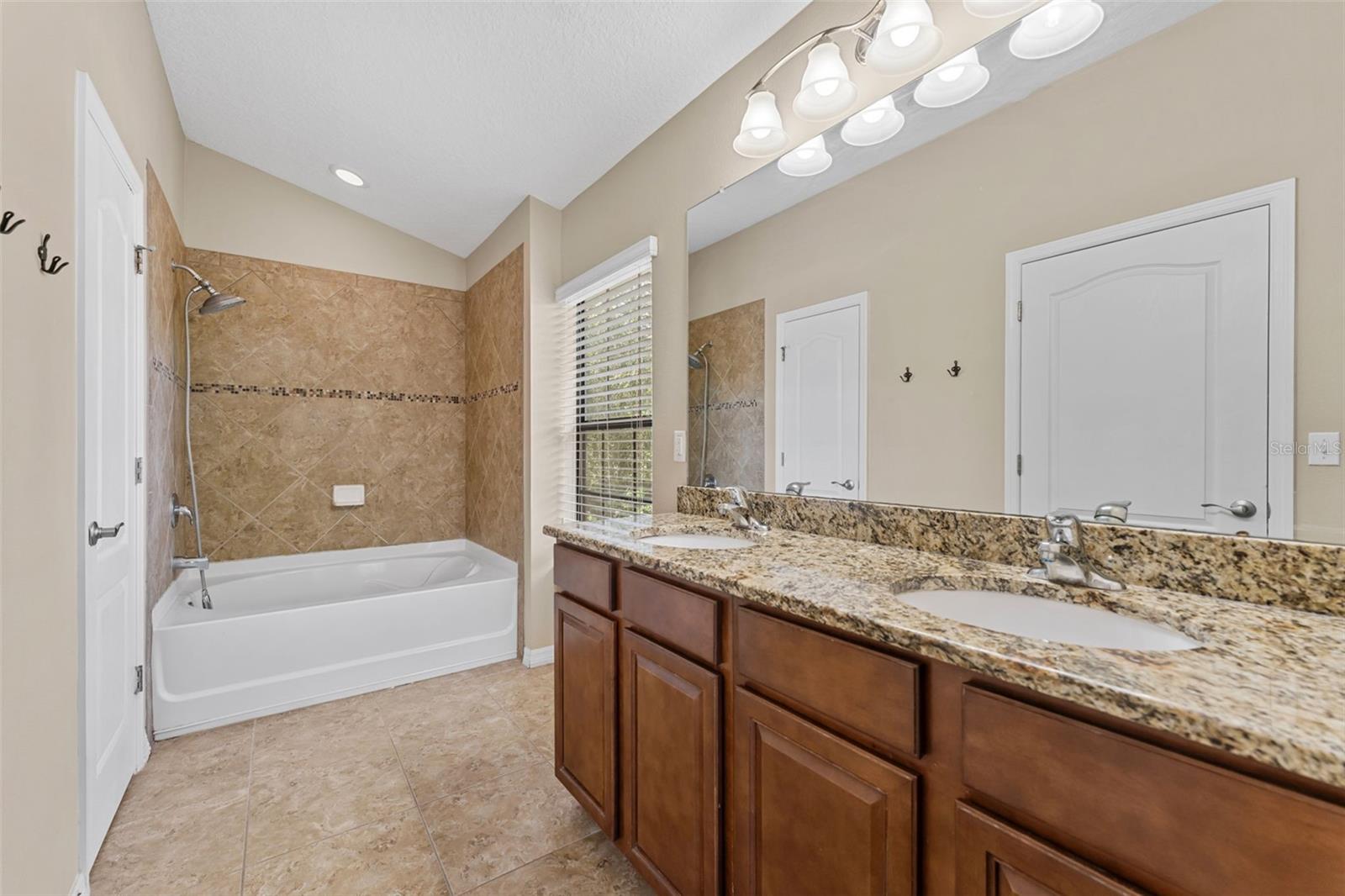 5717 KINGLETSOUND PL, LITHIA, FL, 33547