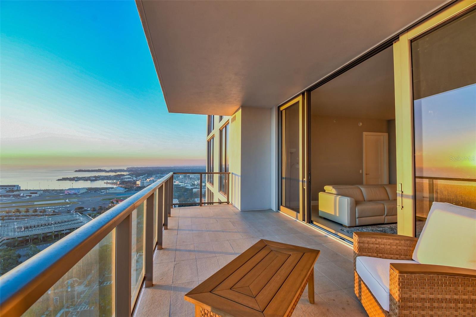 301 1ST ST S #2402, ST PETERSBURG, FL, 33701