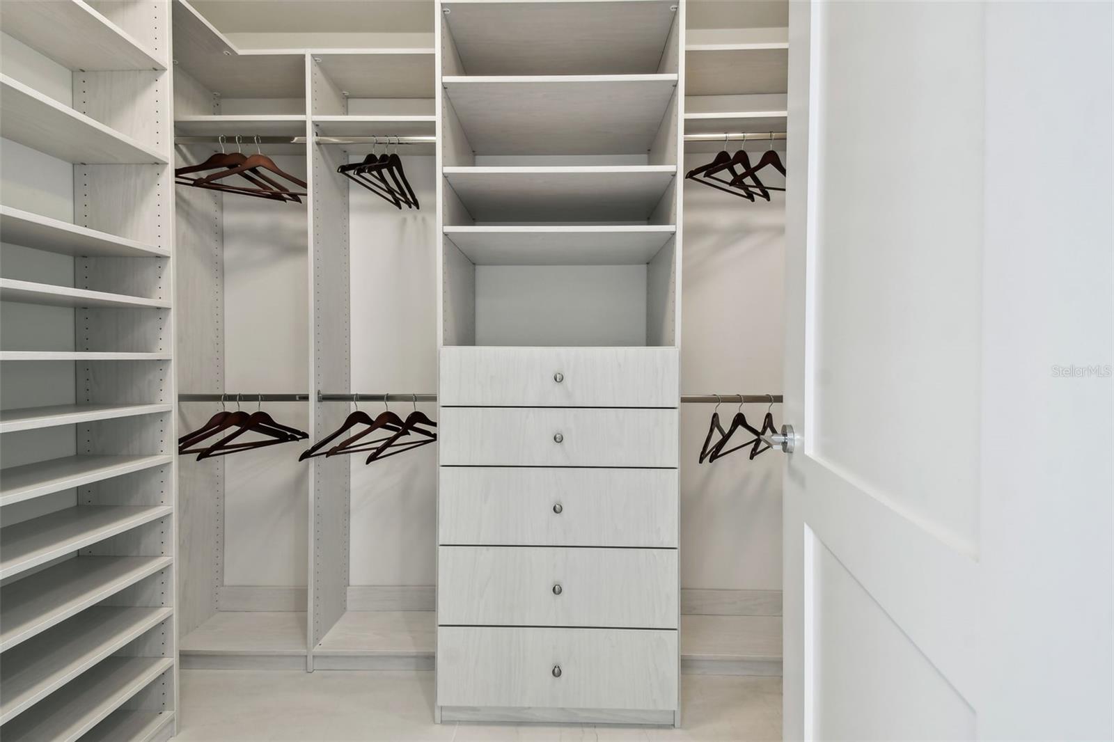 301 1ST ST S #2402, ST PETERSBURG, FL, 33701