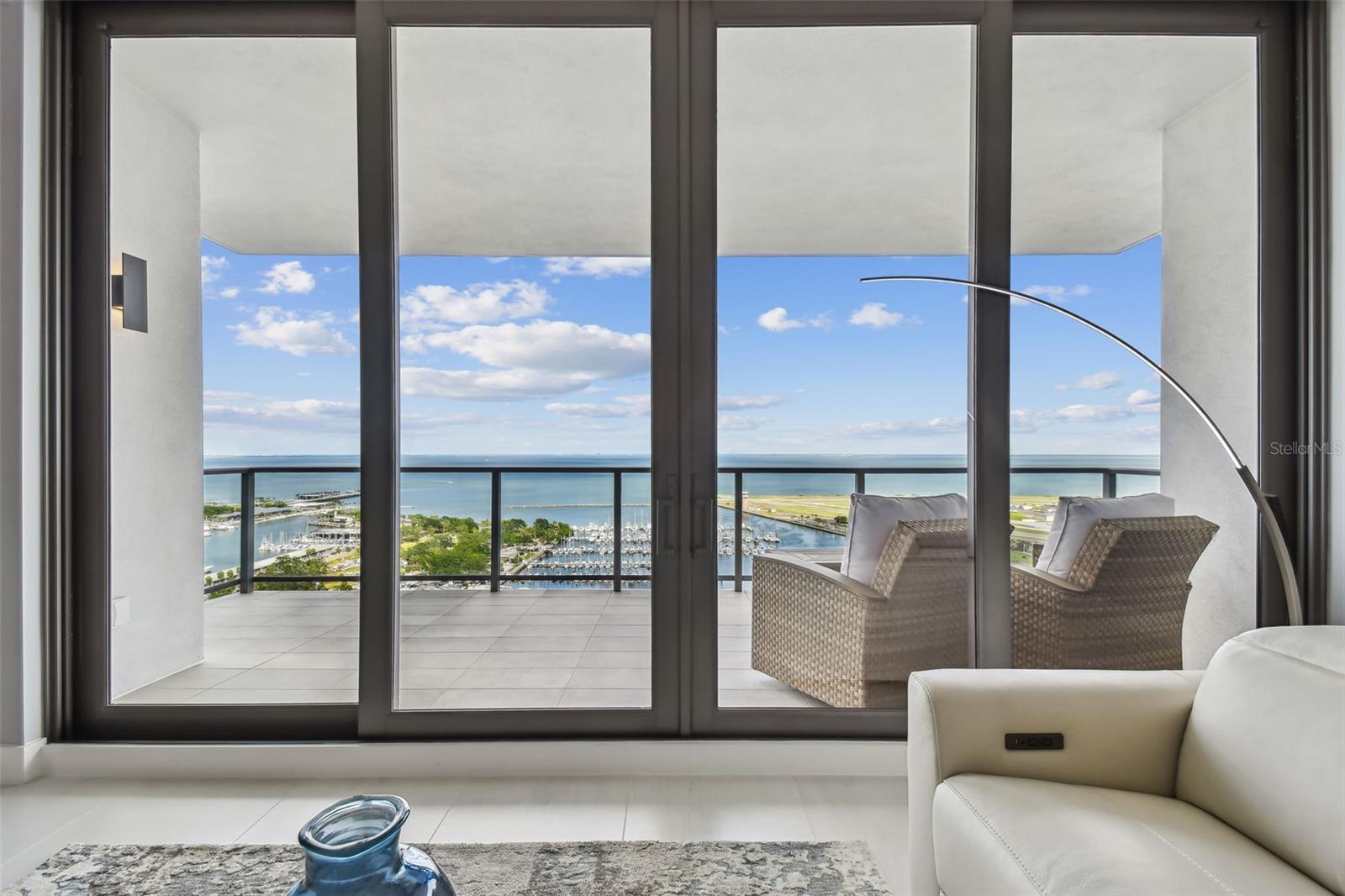 301 1ST ST S #2402, ST PETERSBURG, FL, 33701