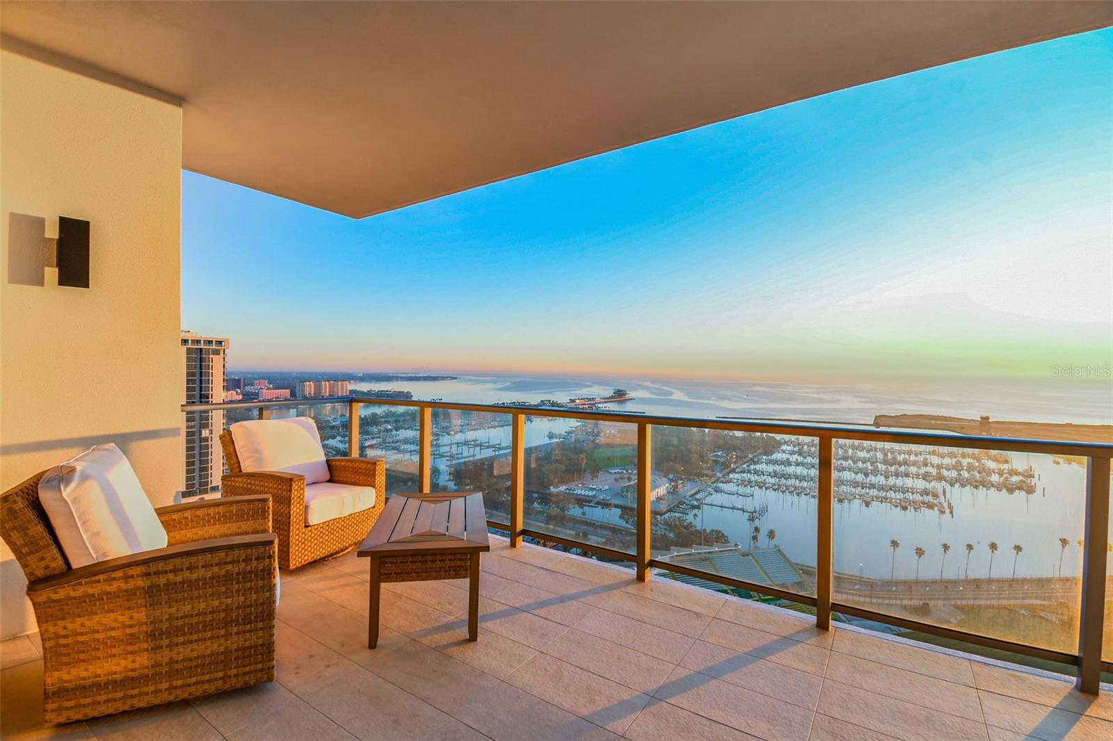 301 1ST ST S #2402, ST PETERSBURG, FL, 33701