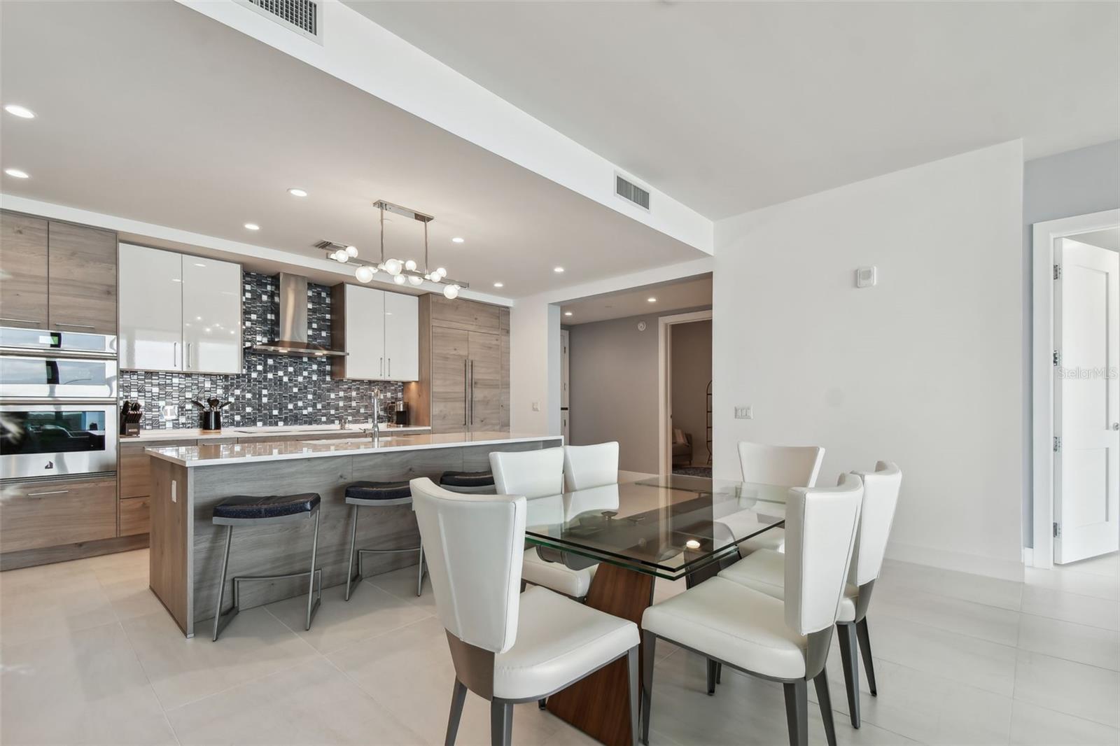 301 1ST ST S #2402, ST PETERSBURG, FL, 33701