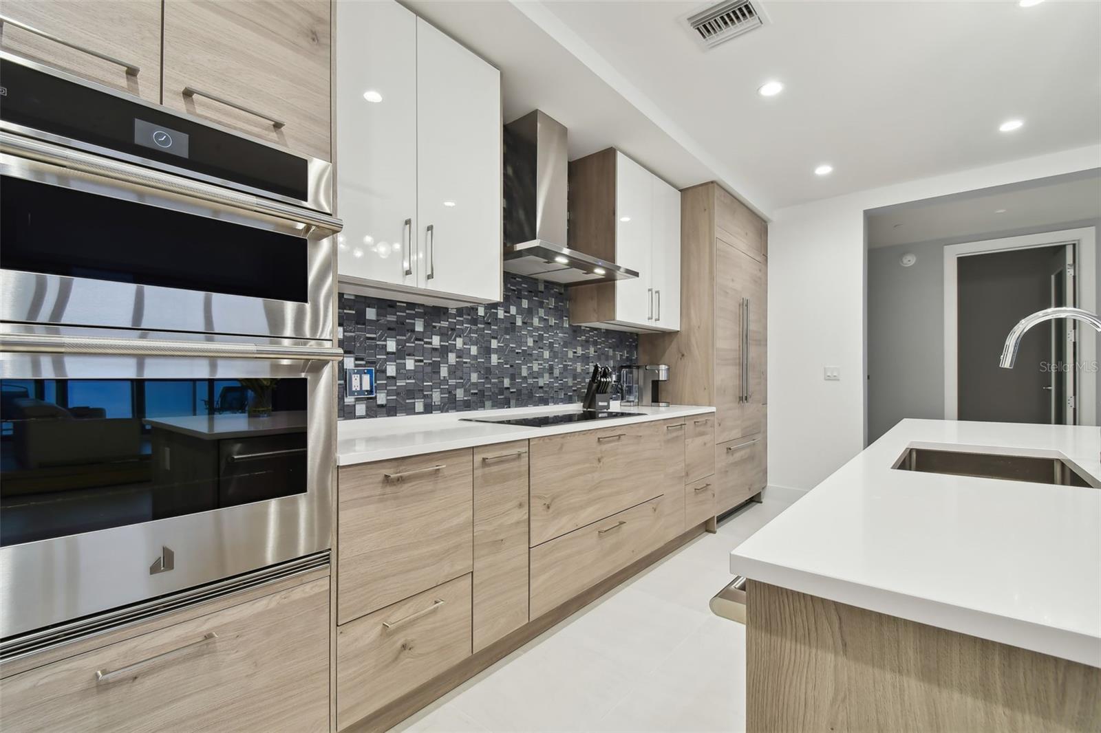 301 1ST ST S #2402, ST PETERSBURG, FL, 33701