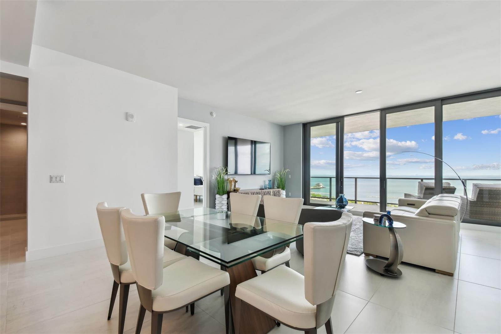 301 1ST ST S #2402, ST PETERSBURG, FL, 33701