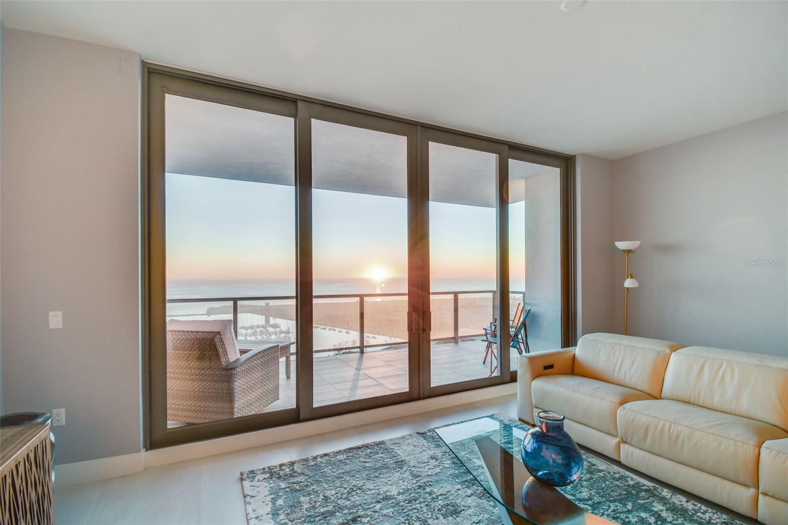 301 1ST ST S #2402, ST PETERSBURG, FL, 33701