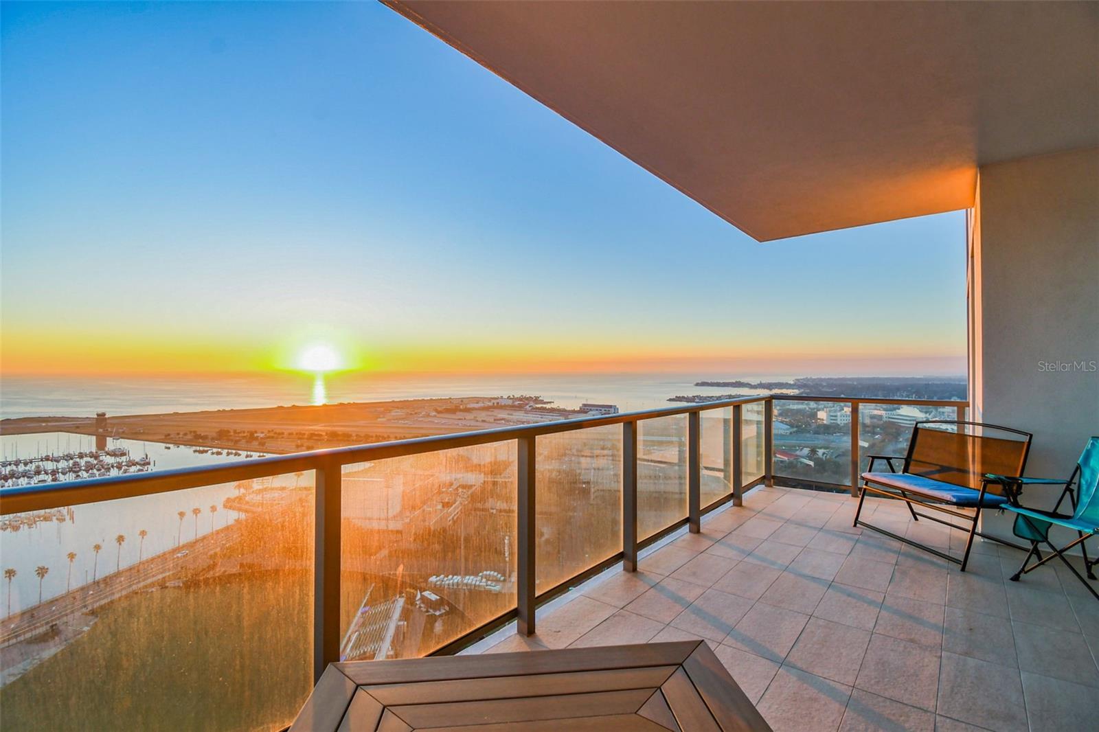 301 1ST ST S #2402, ST PETERSBURG, FL, 33701