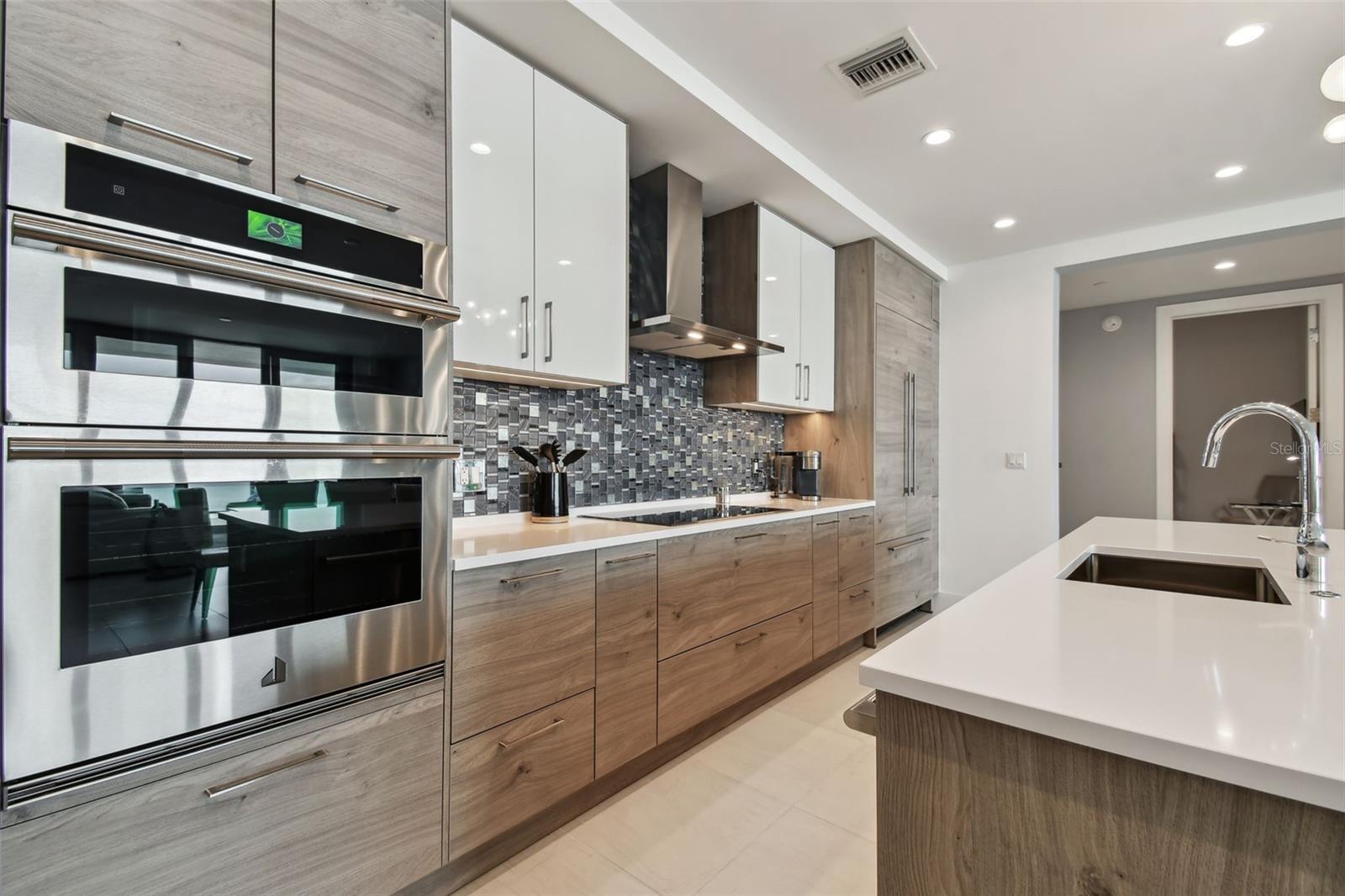 301 1ST ST S #2402, ST PETERSBURG, FL, 33701