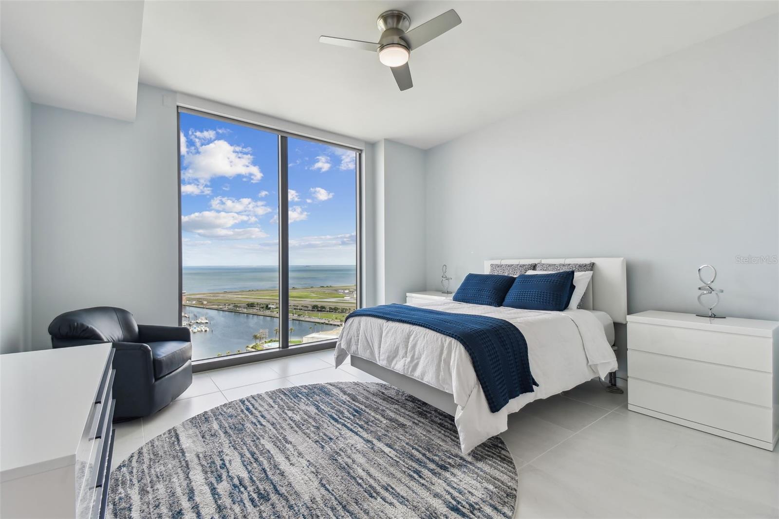 301 1ST ST S #2402, ST PETERSBURG, FL, 33701