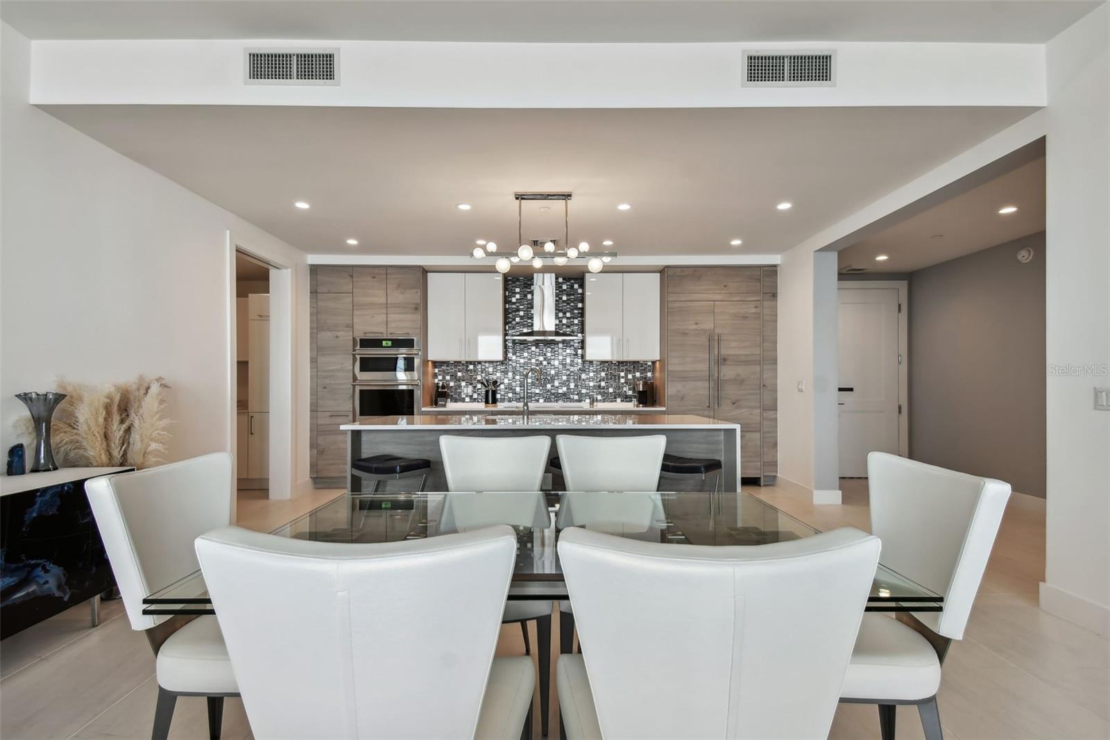 301 1ST ST S #2402, ST PETERSBURG, FL, 33701