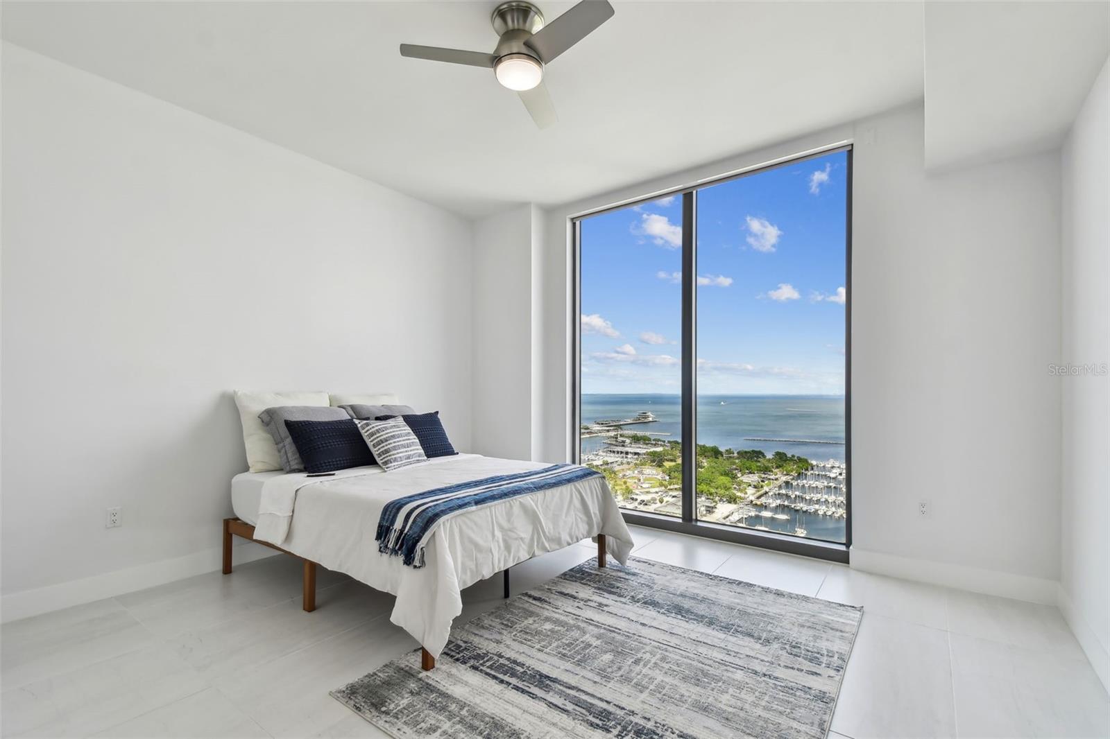 301 1ST ST S #2402, ST PETERSBURG, FL, 33701