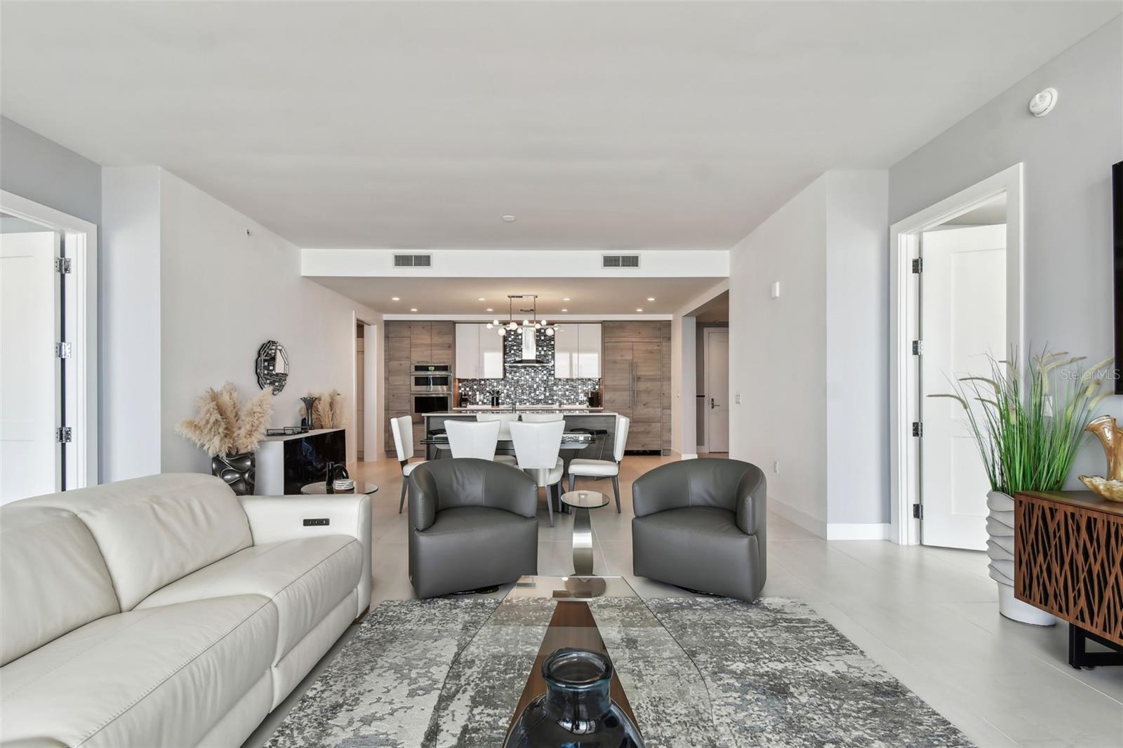 301 1ST ST S #2402, ST PETERSBURG, FL, 33701