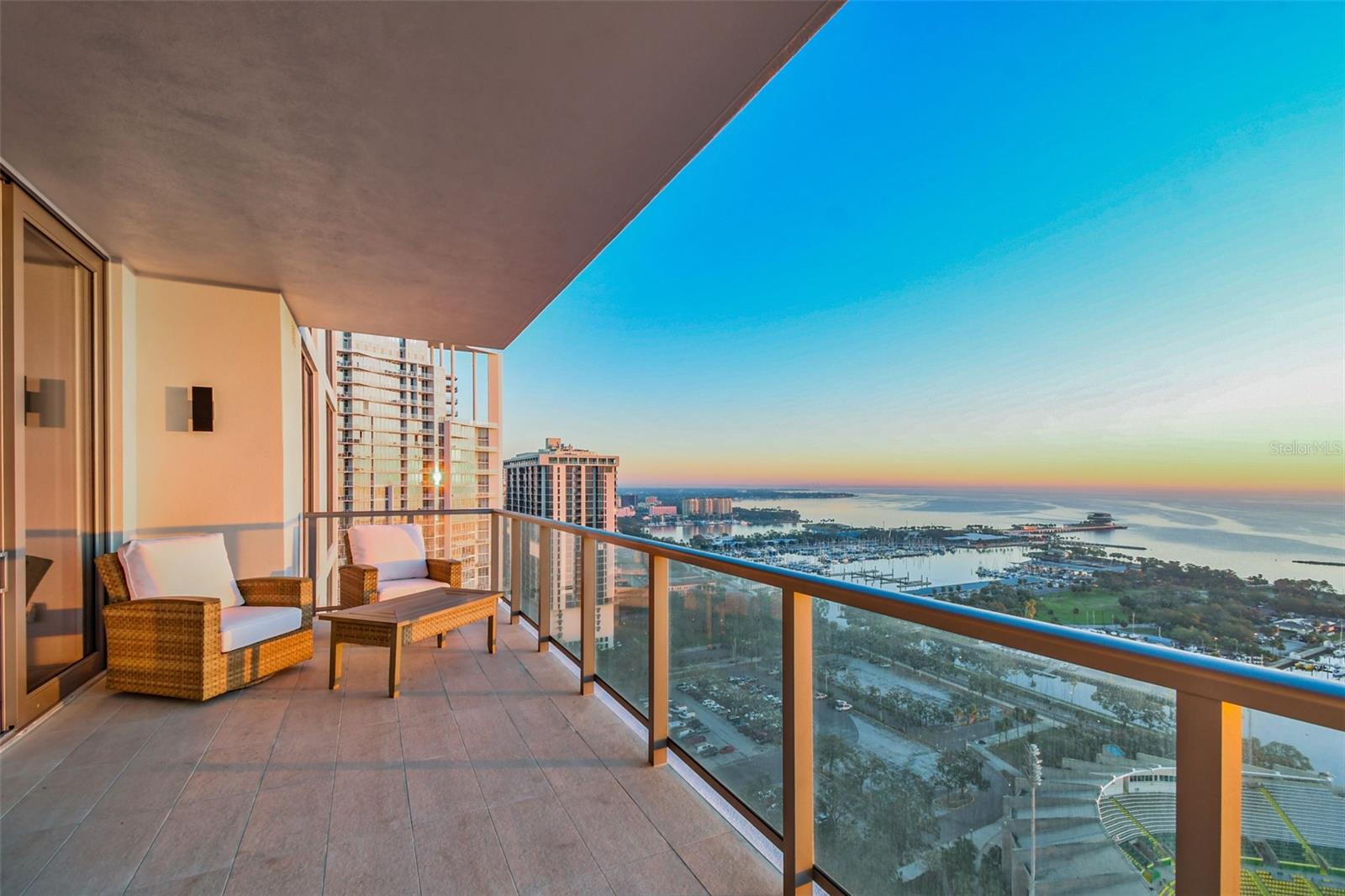 301 1ST ST S #2402, ST PETERSBURG, FL, 33701