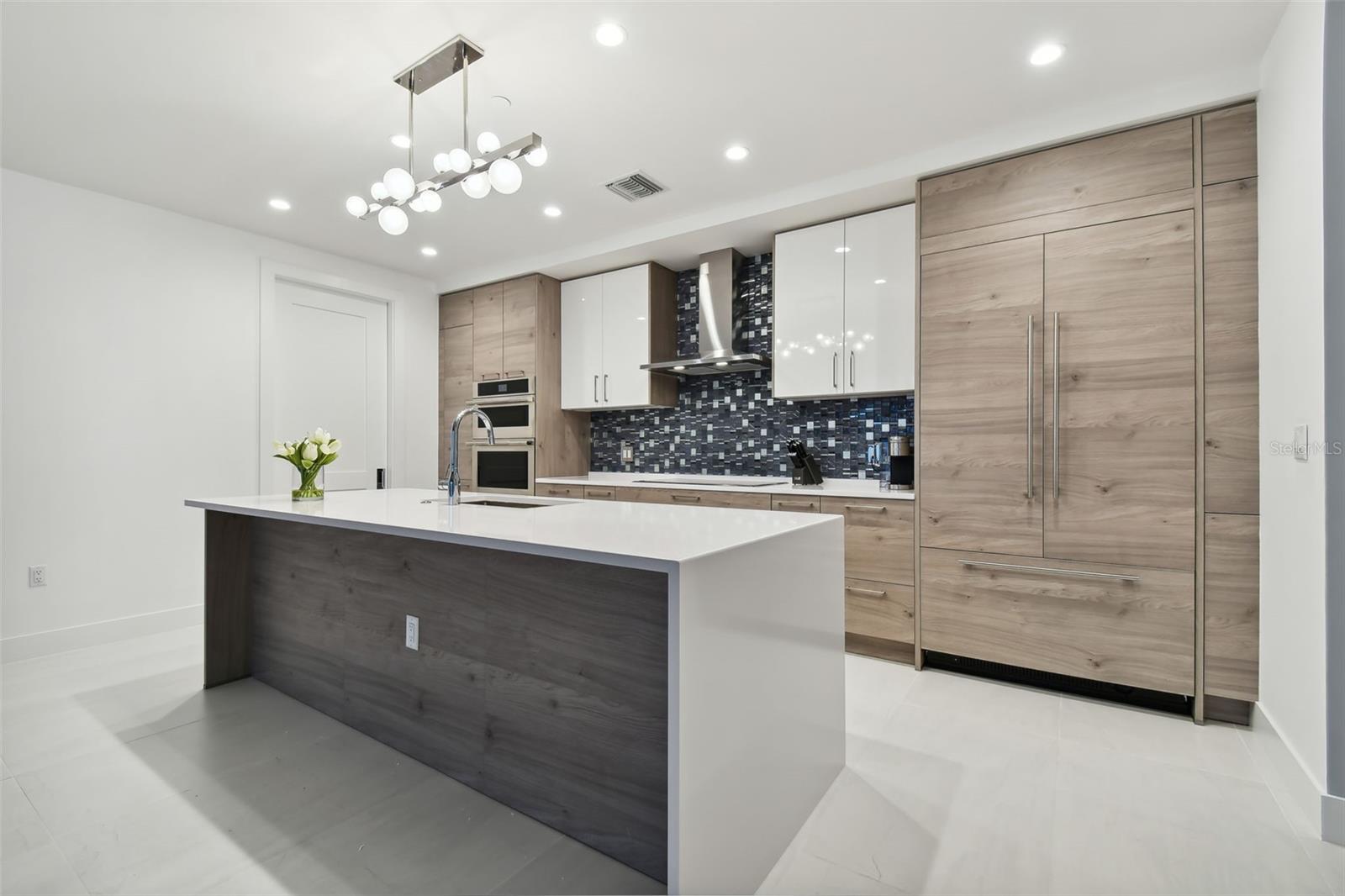 301 1ST ST S #2402, ST PETERSBURG, FL, 33701