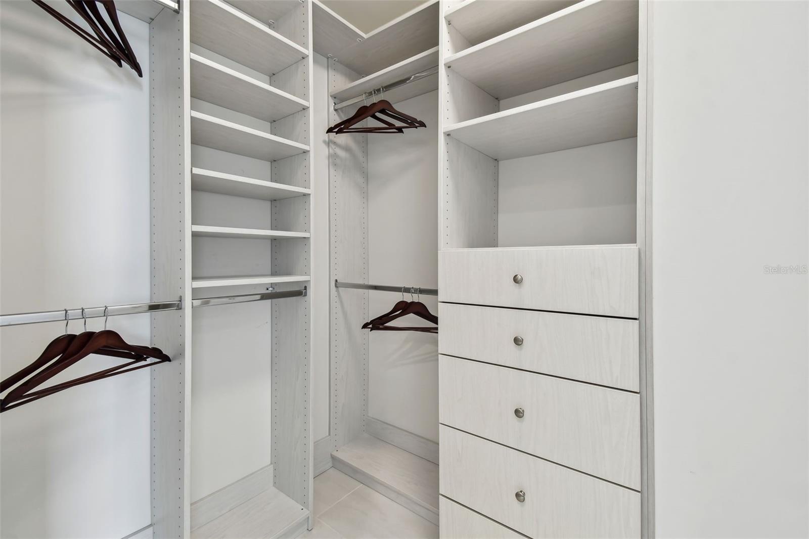 301 1ST ST S #2402, ST PETERSBURG, FL, 33701