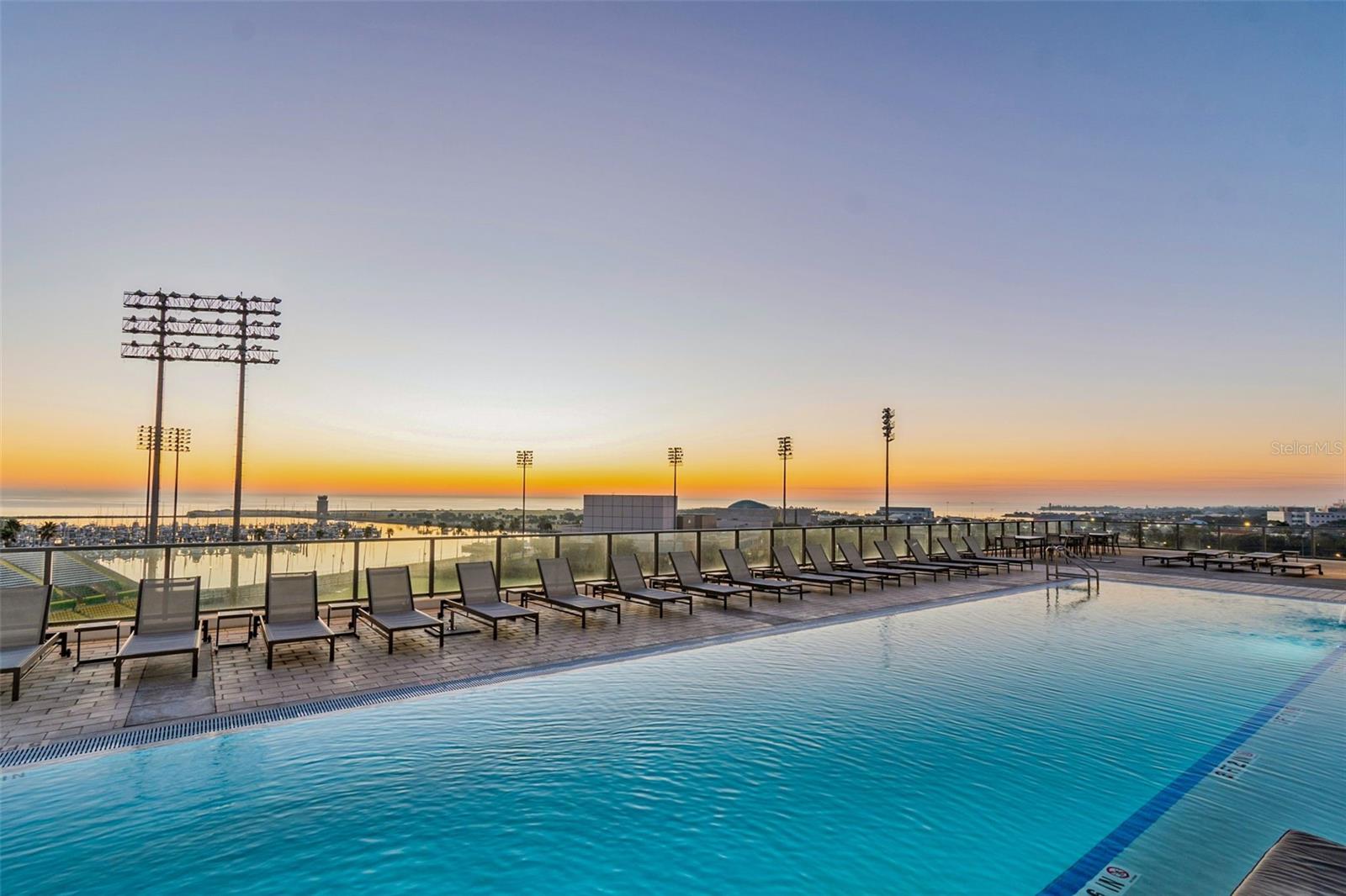 301 1ST ST S #2402, ST PETERSBURG, FL, 33701