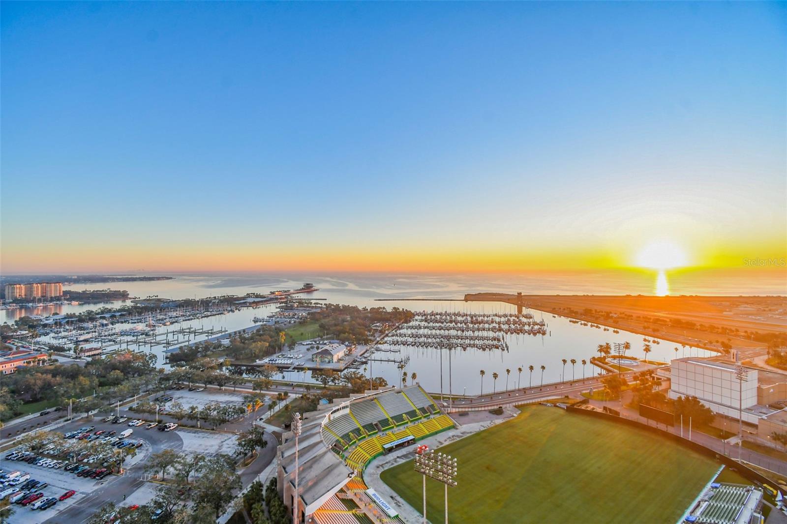 301 1ST ST S #2402, ST PETERSBURG, FL, 33701