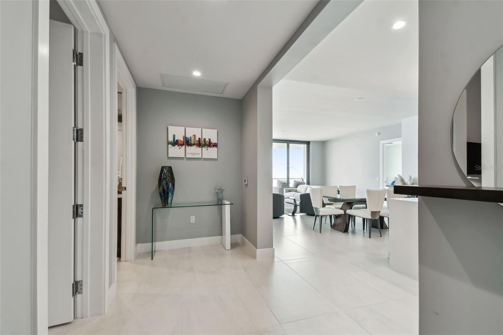 301 1ST ST S #2402, ST PETERSBURG, FL, 33701