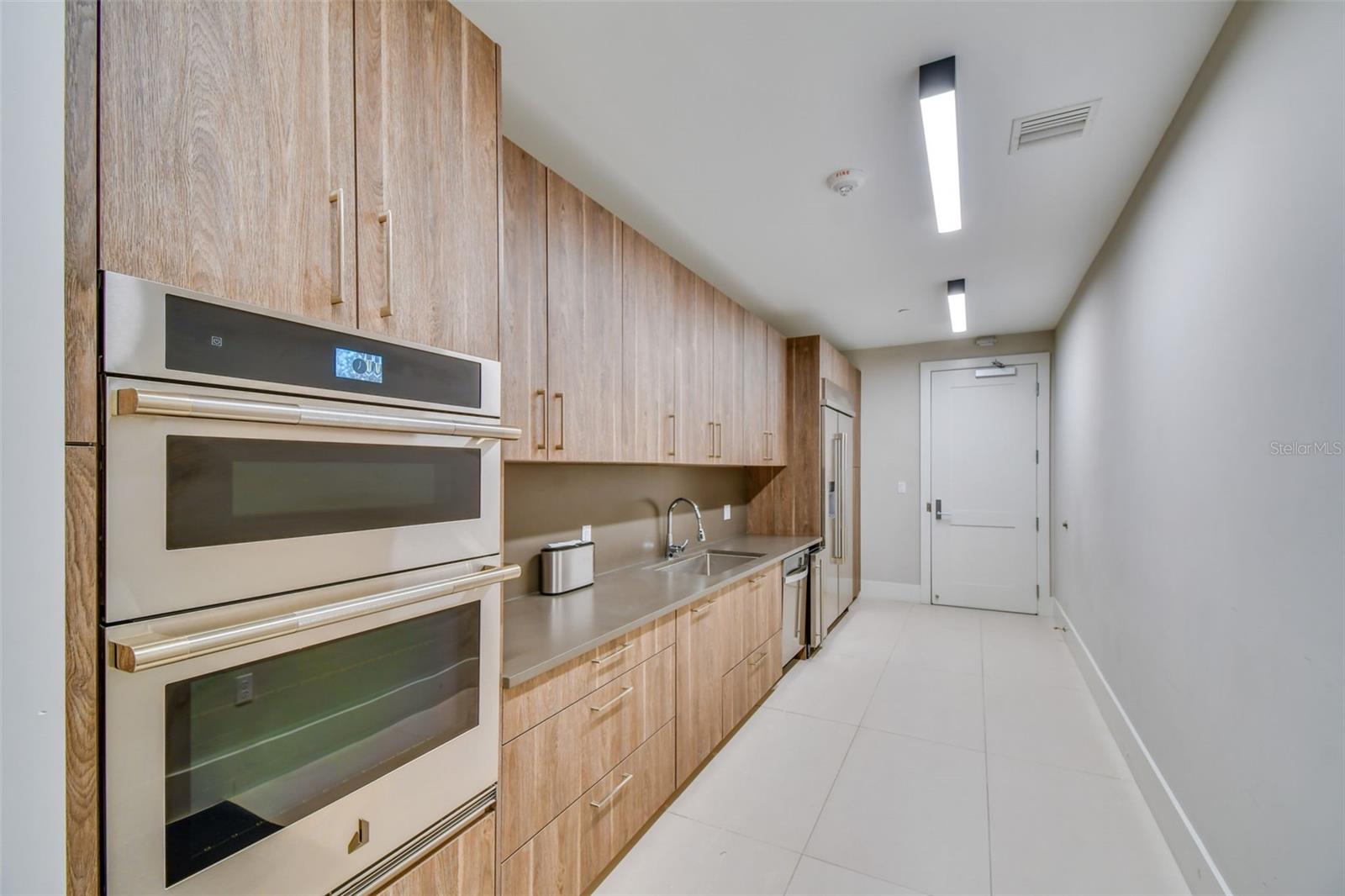 301 1ST ST S #2402, ST PETERSBURG, FL, 33701