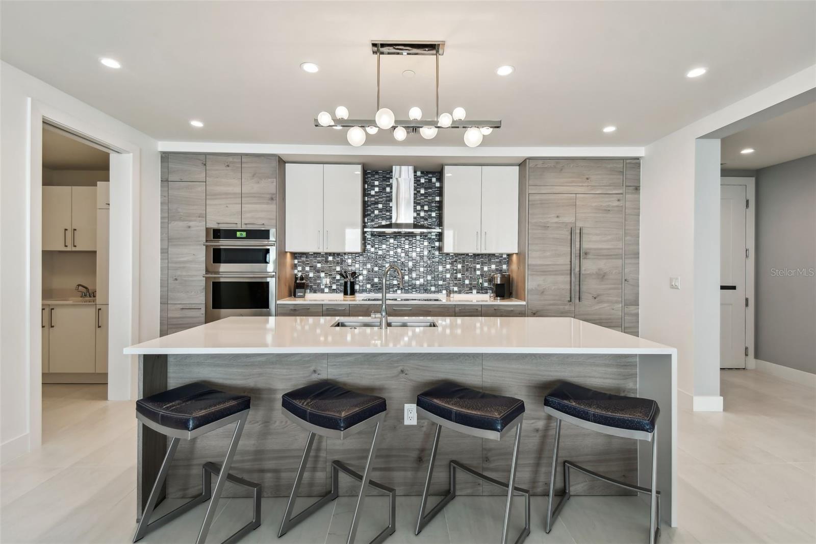 301 1ST ST S #2402, ST PETERSBURG, FL, 33701