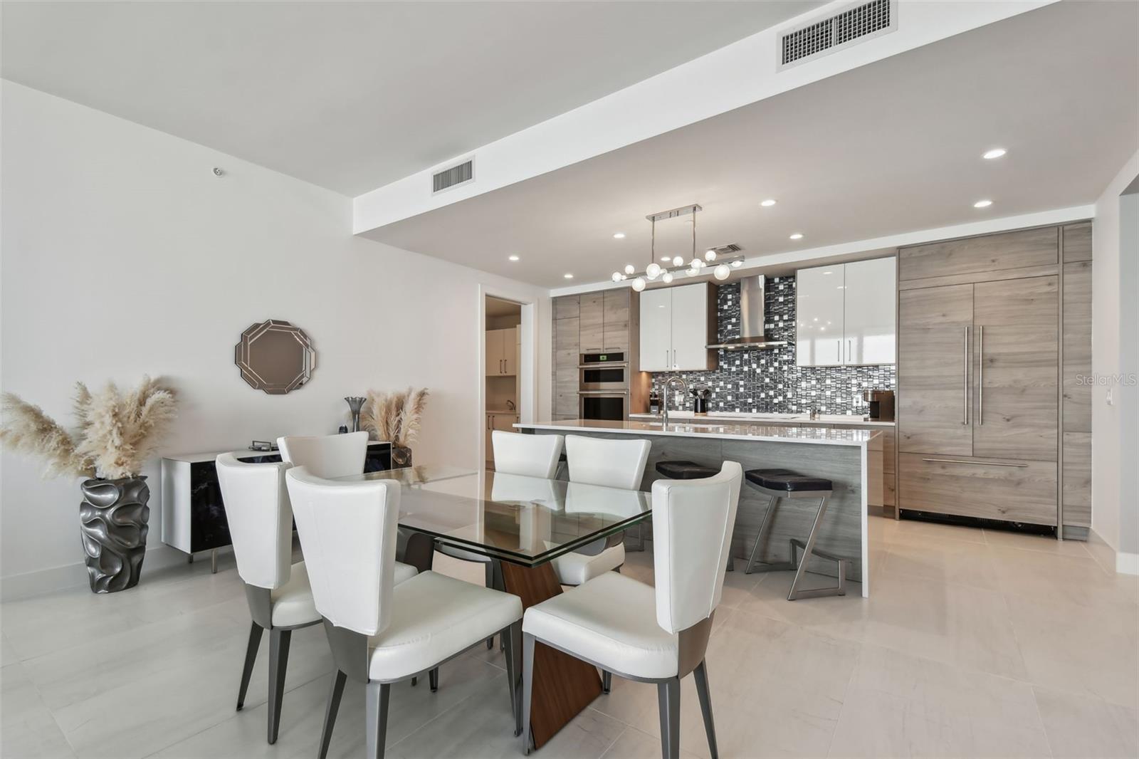 301 1ST ST S #2402, ST PETERSBURG, FL, 33701