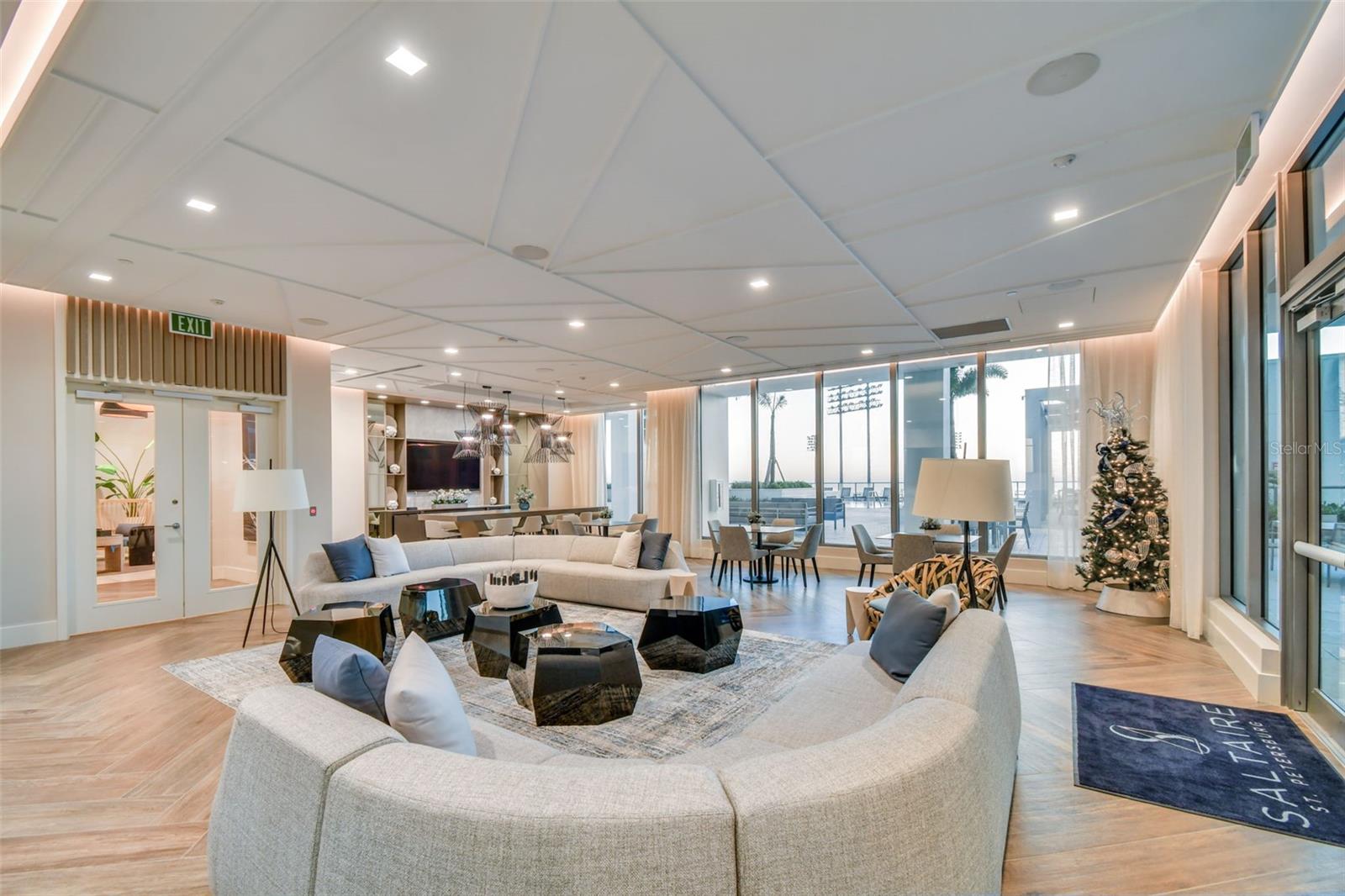 301 1ST ST S #2402, ST PETERSBURG, FL, 33701