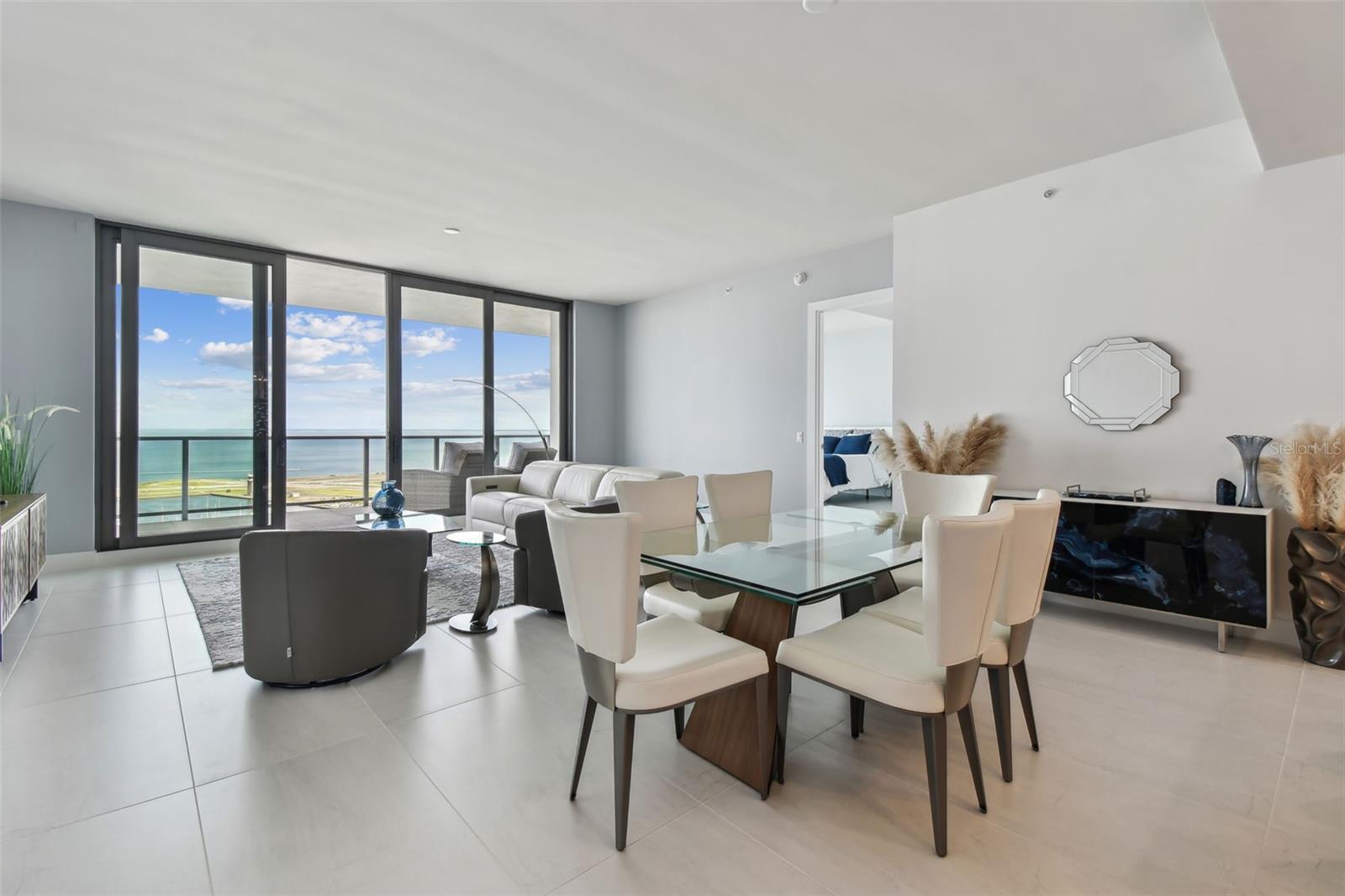 301 1ST ST S #2402, ST PETERSBURG, FL, 33701