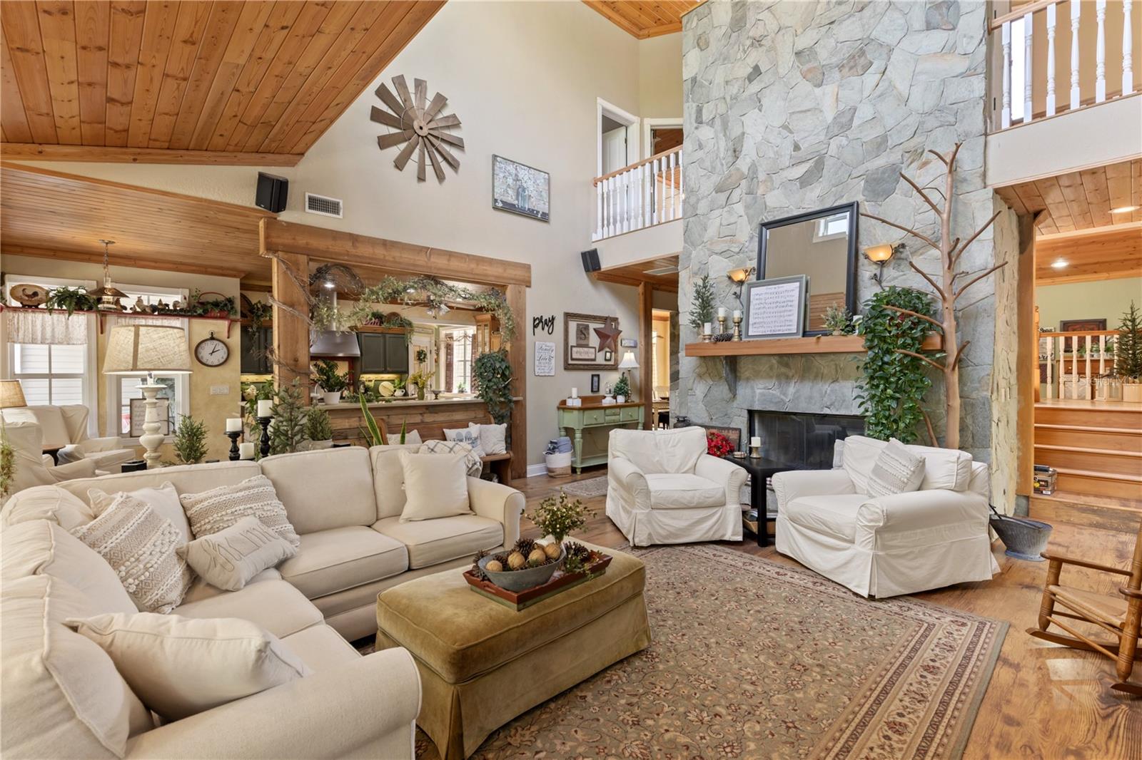 202 LAUREL OAKS RD, NOKOMIS, FL, 34275