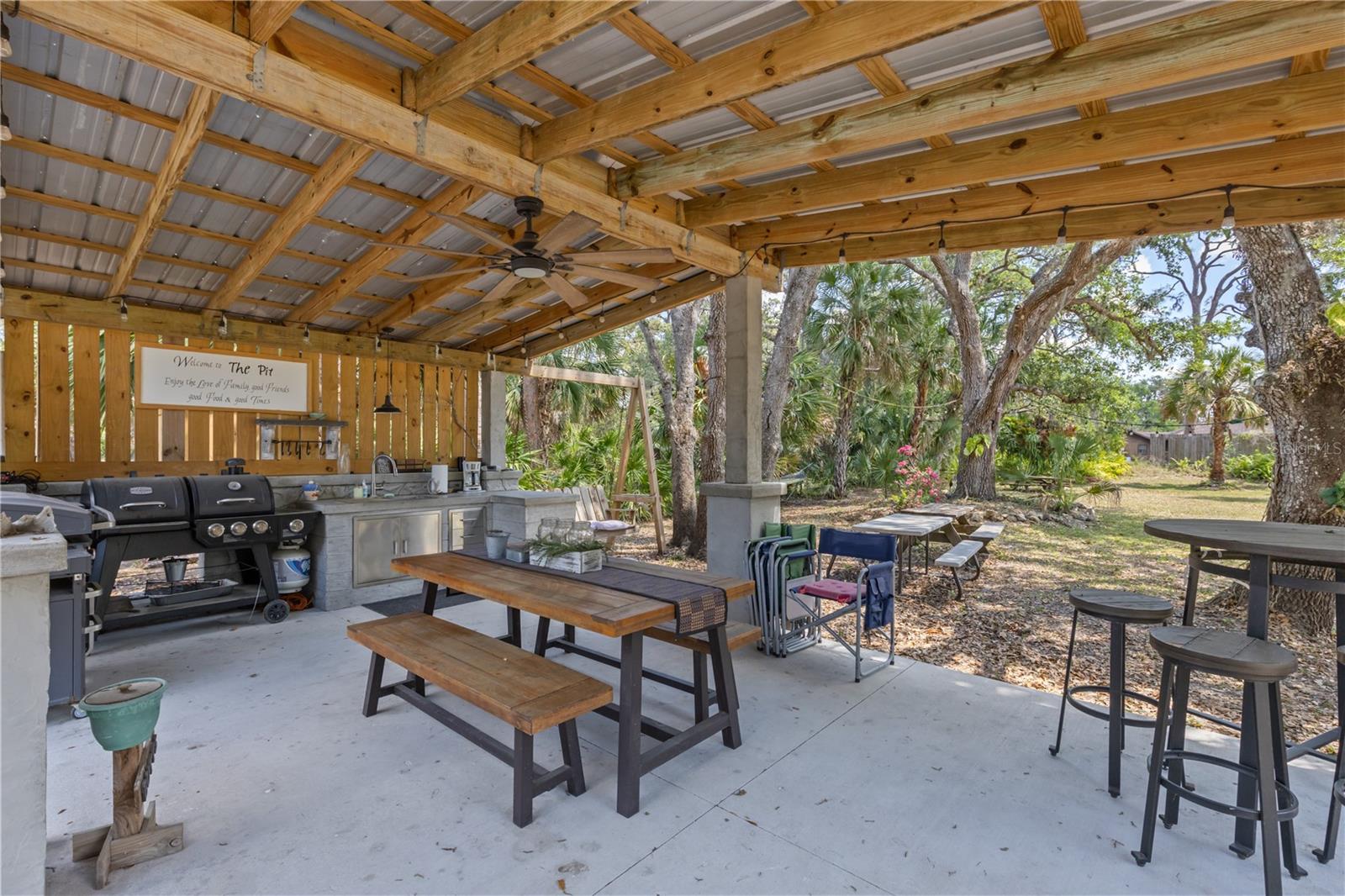 202 LAUREL OAKS RD, NOKOMIS, FL, 34275