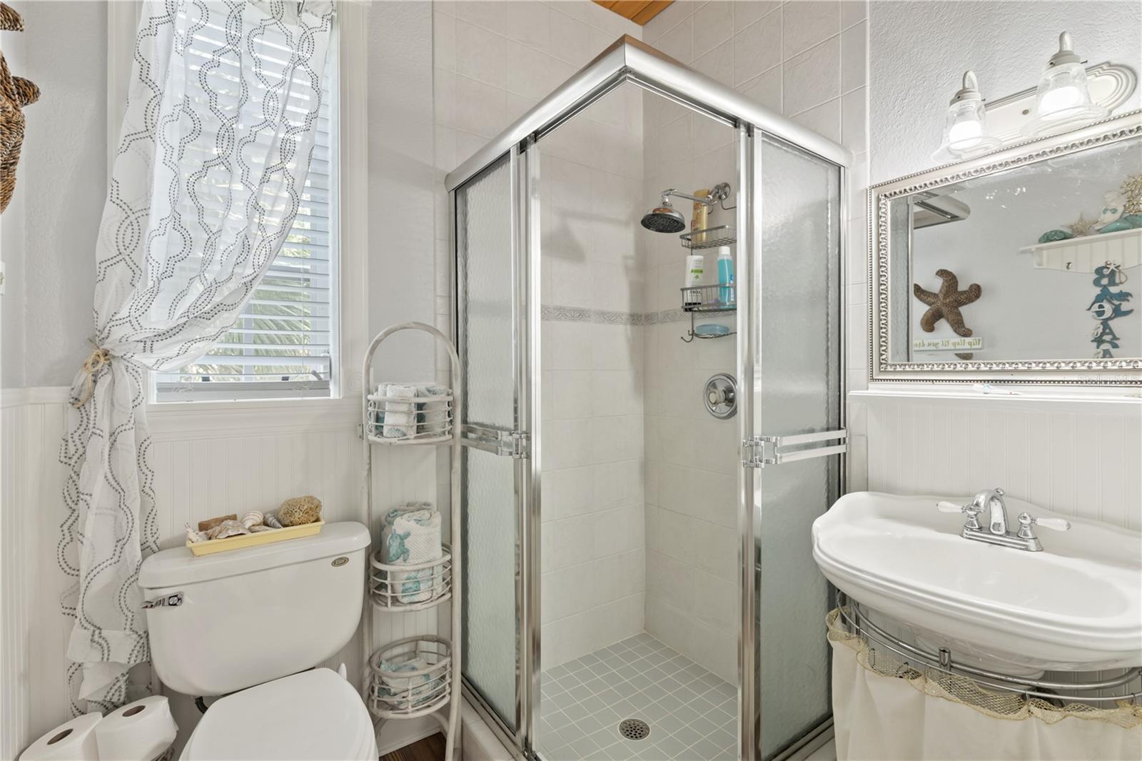 202 LAUREL OAKS RD, NOKOMIS, FL, 34275