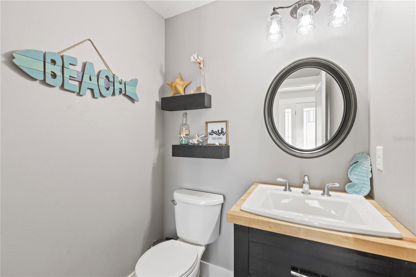 202 LAUREL OAKS RD, NOKOMIS, FL, 34275