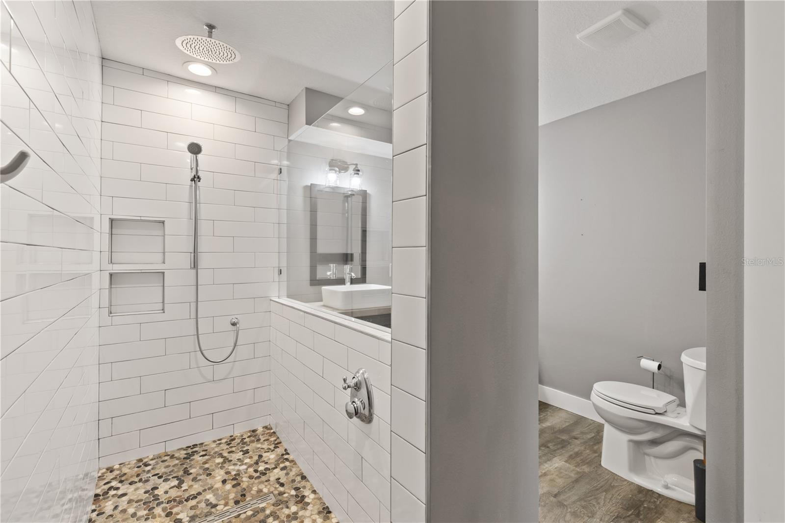 202 LAUREL OAKS RD, NOKOMIS, FL, 34275