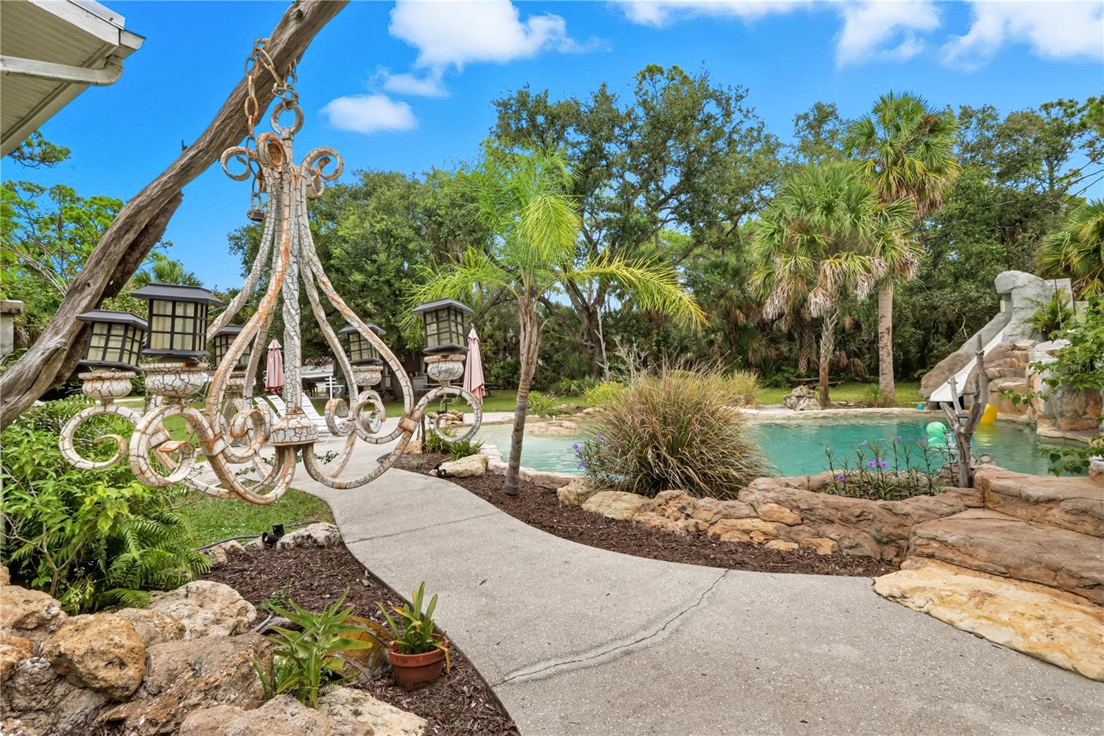 202 LAUREL OAKS RD, NOKOMIS, FL, 34275