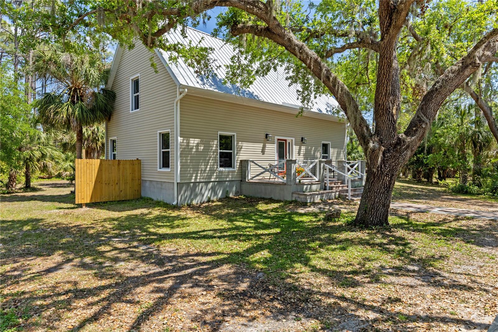 202 LAUREL OAKS RD, NOKOMIS, FL, 34275