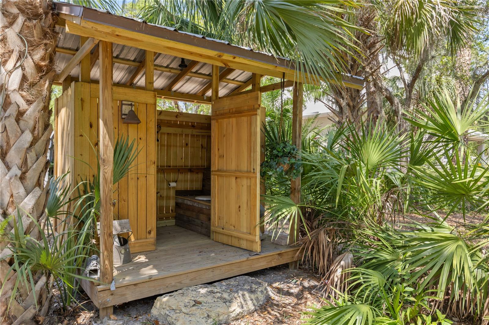 202 LAUREL OAKS RD, NOKOMIS, FL, 34275