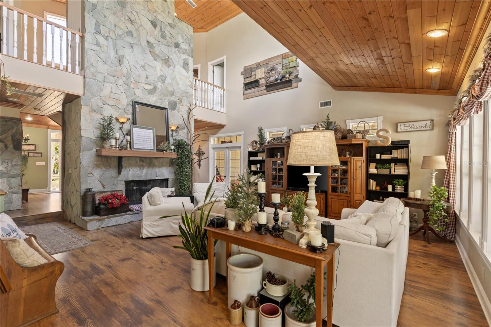 202 LAUREL OAKS RD, NOKOMIS, FL, 34275