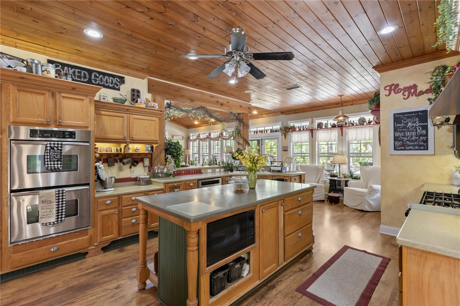 202 LAUREL OAKS RD, NOKOMIS, FL, 34275