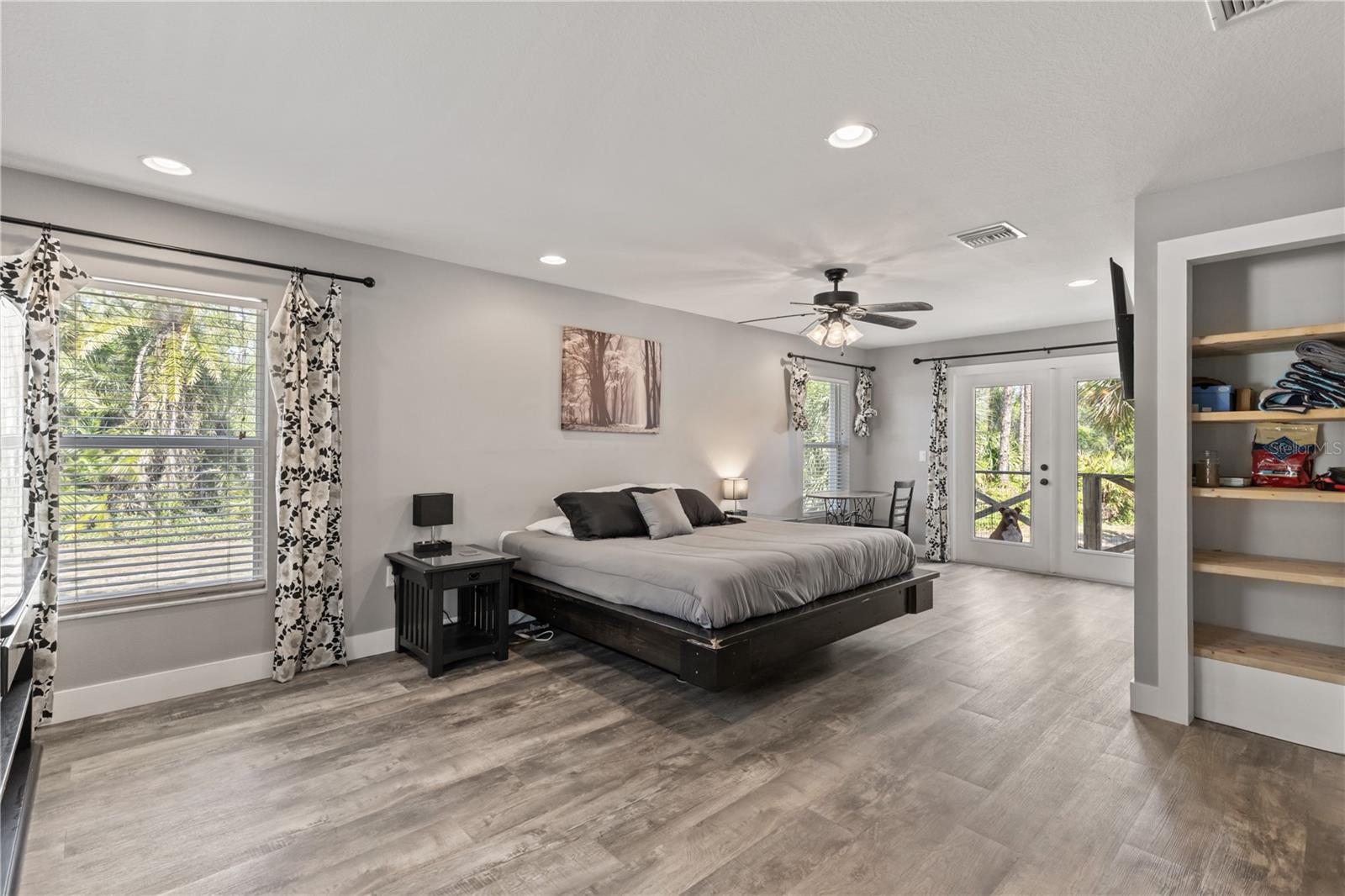 202 LAUREL OAKS RD, NOKOMIS, FL, 34275