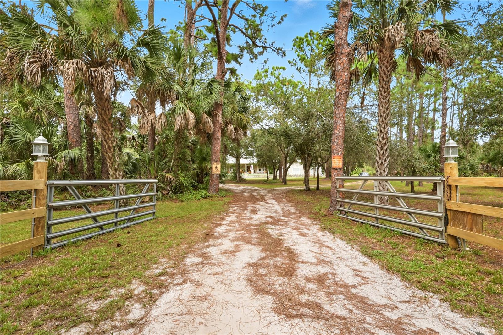 202 LAUREL OAKS RD, NOKOMIS, FL, 34275